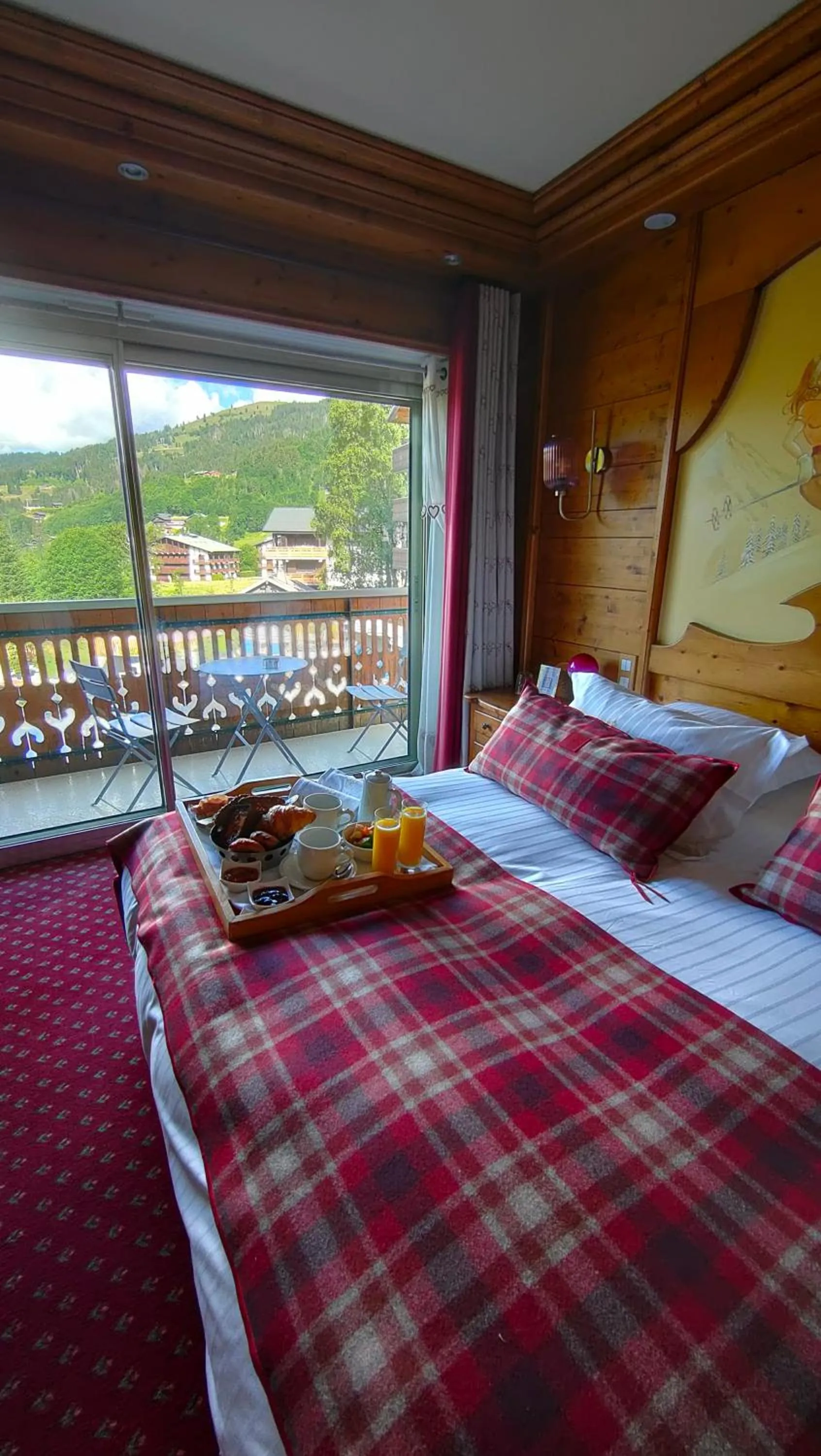 Bed in Chalet-Hôtel Le Labrador, The Originals Relais (Relais du Silence)