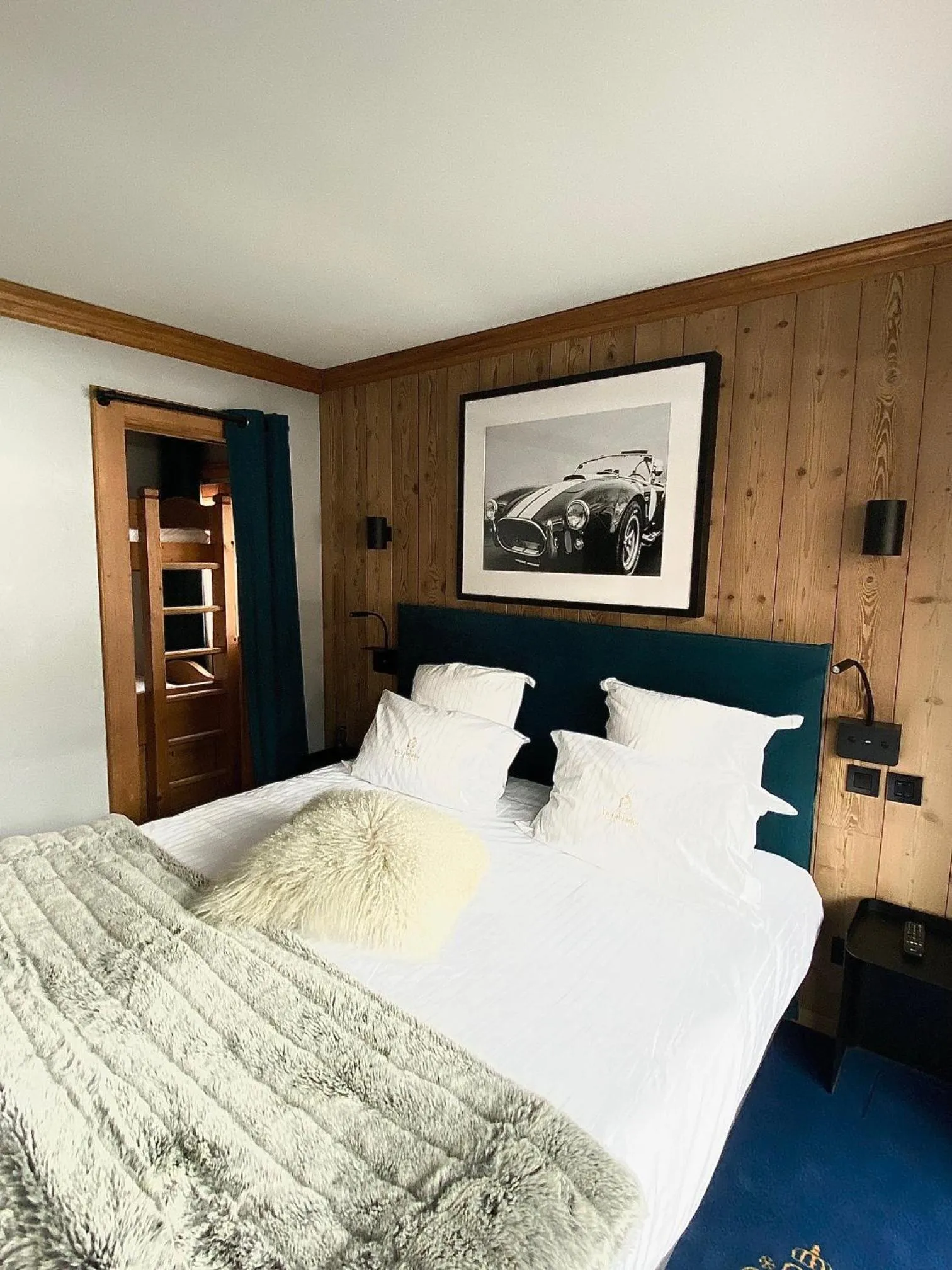 Bedroom, Bed in Chalet-Hôtel Le Labrador, The Originals Relais (Relais du Silence)