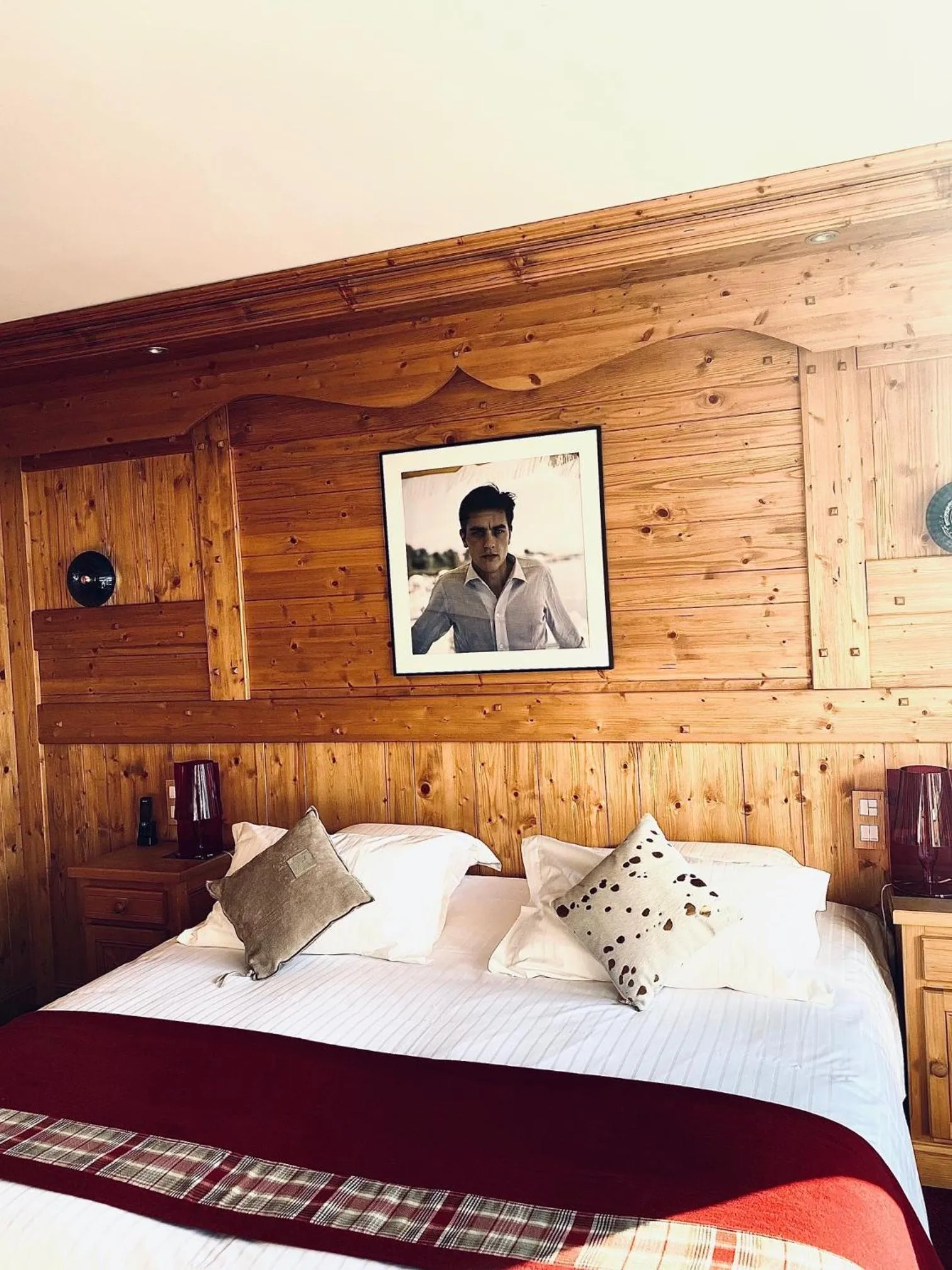 Bedroom, Bed in Chalet-Hôtel Le Labrador, The Originals Relais (Relais du Silence)