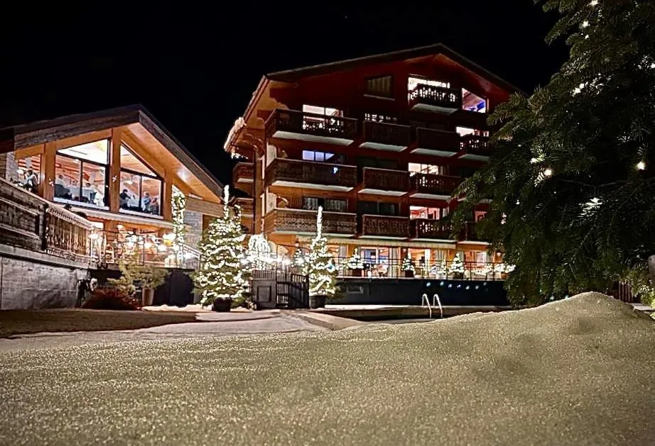 Property Building in Chalet-Hôtel Le Labrador, The Originals Relais (Relais du Silence)