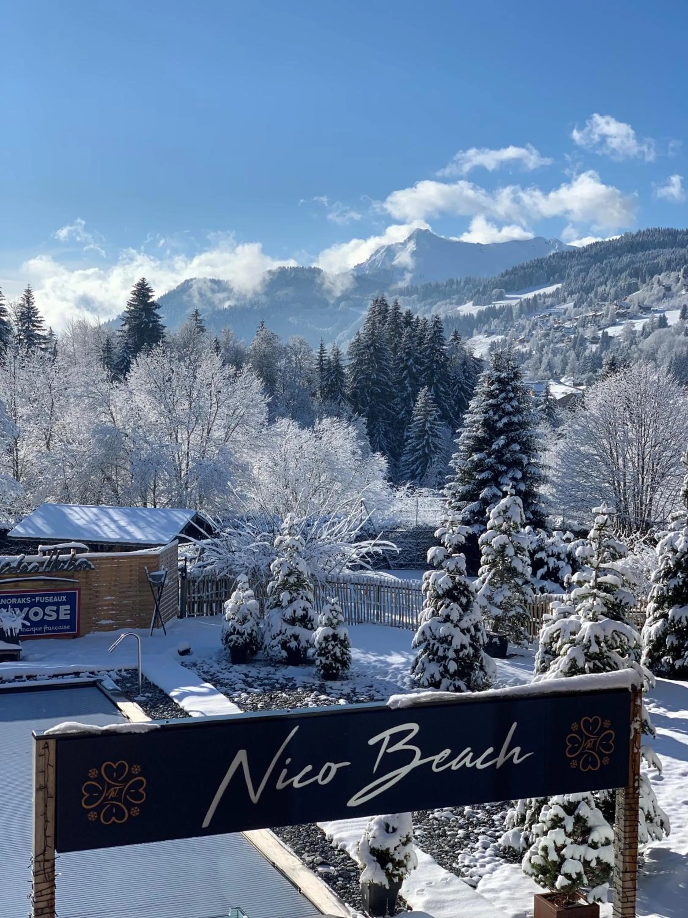Winter in Chalet-Hôtel Le Labrador, The Originals Relais (Relais du Silence)