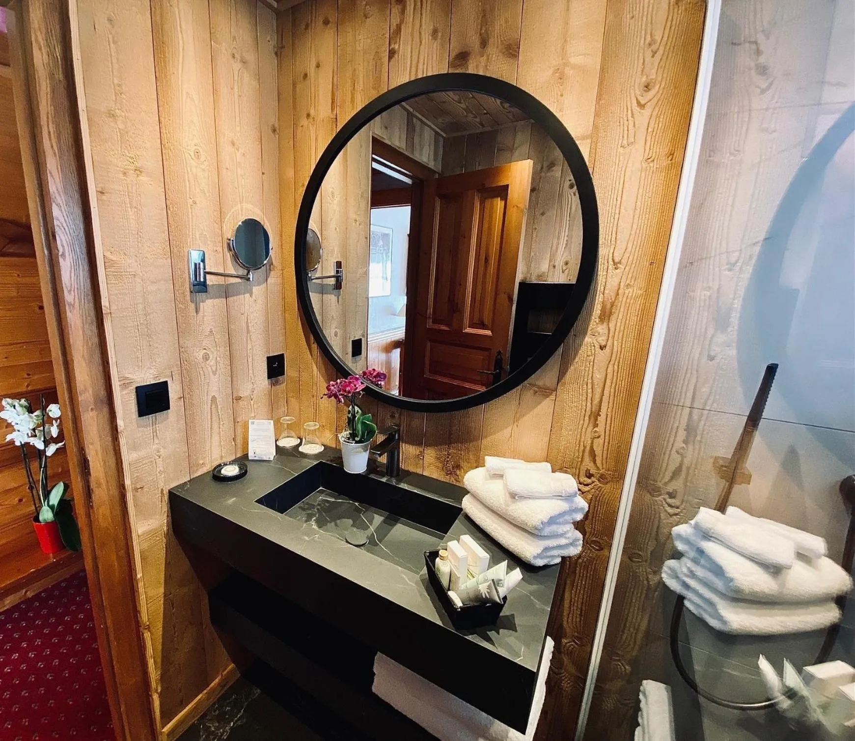Bathroom in Chalet-Hôtel Le Labrador, The Originals Relais (Relais du Silence)