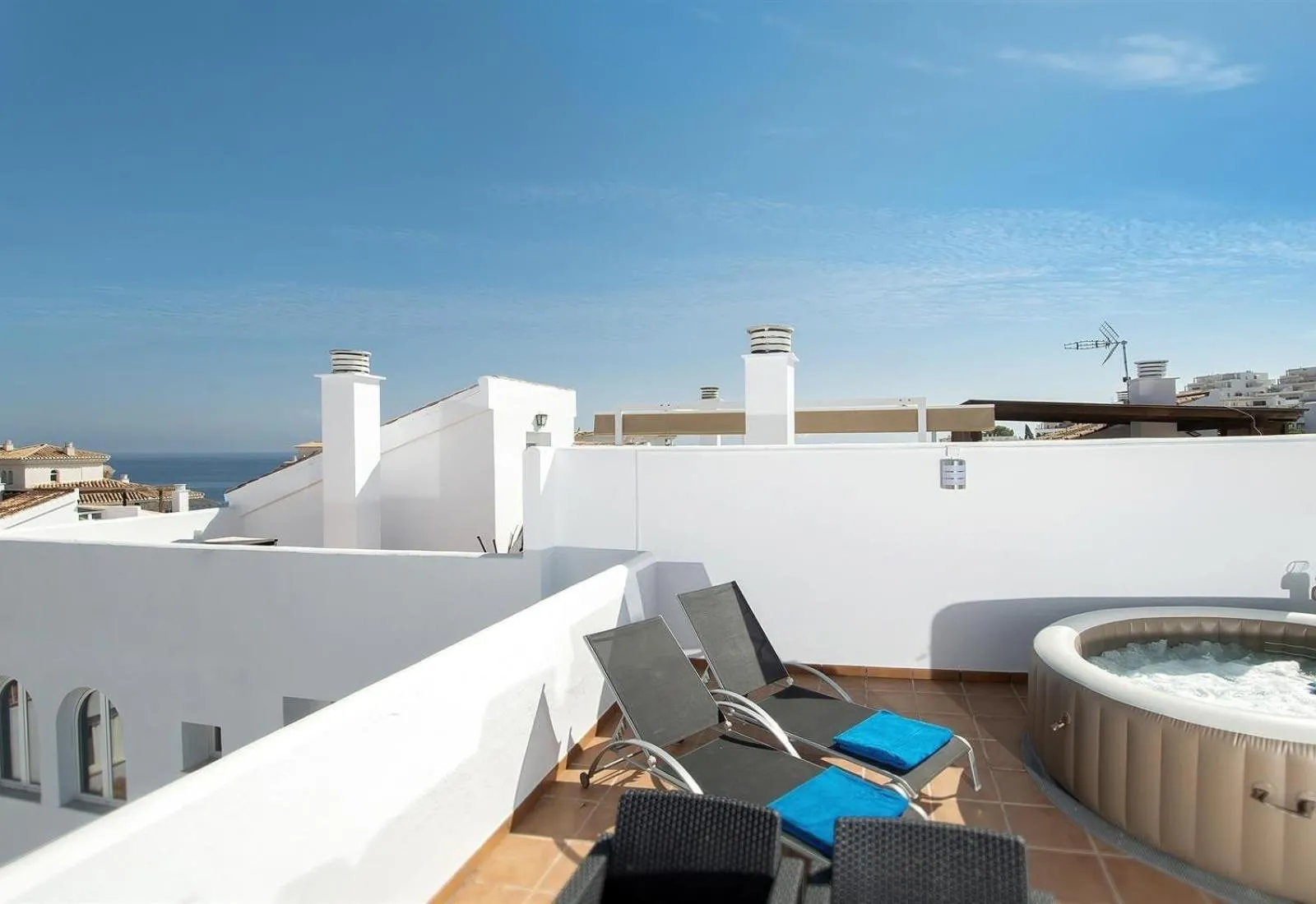 Three-Bedroom Premium Apartment with Balcony in Casa Chana
