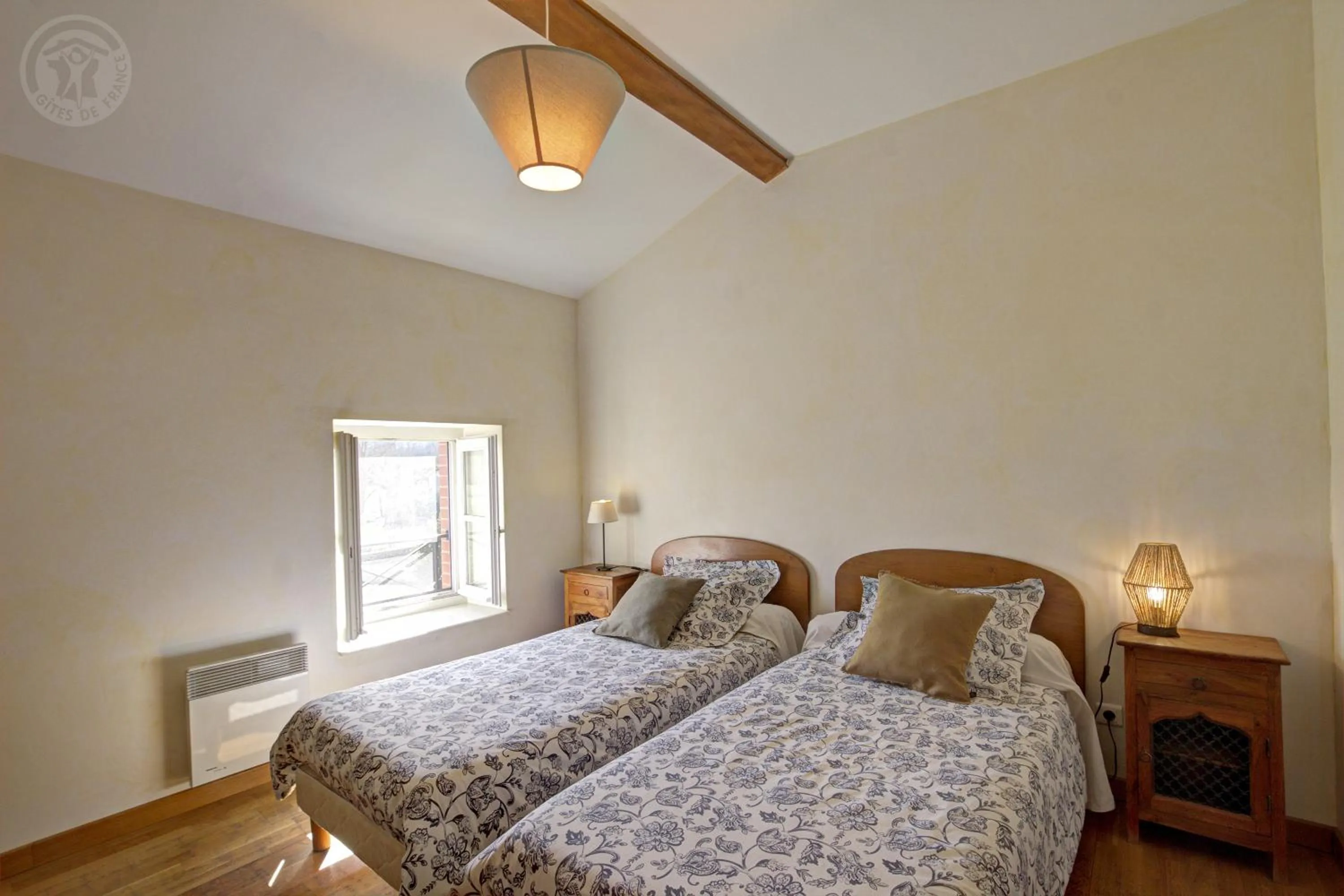 Photo of the whole room, Bed in Chambres d'Hôtes Ondine et Igor