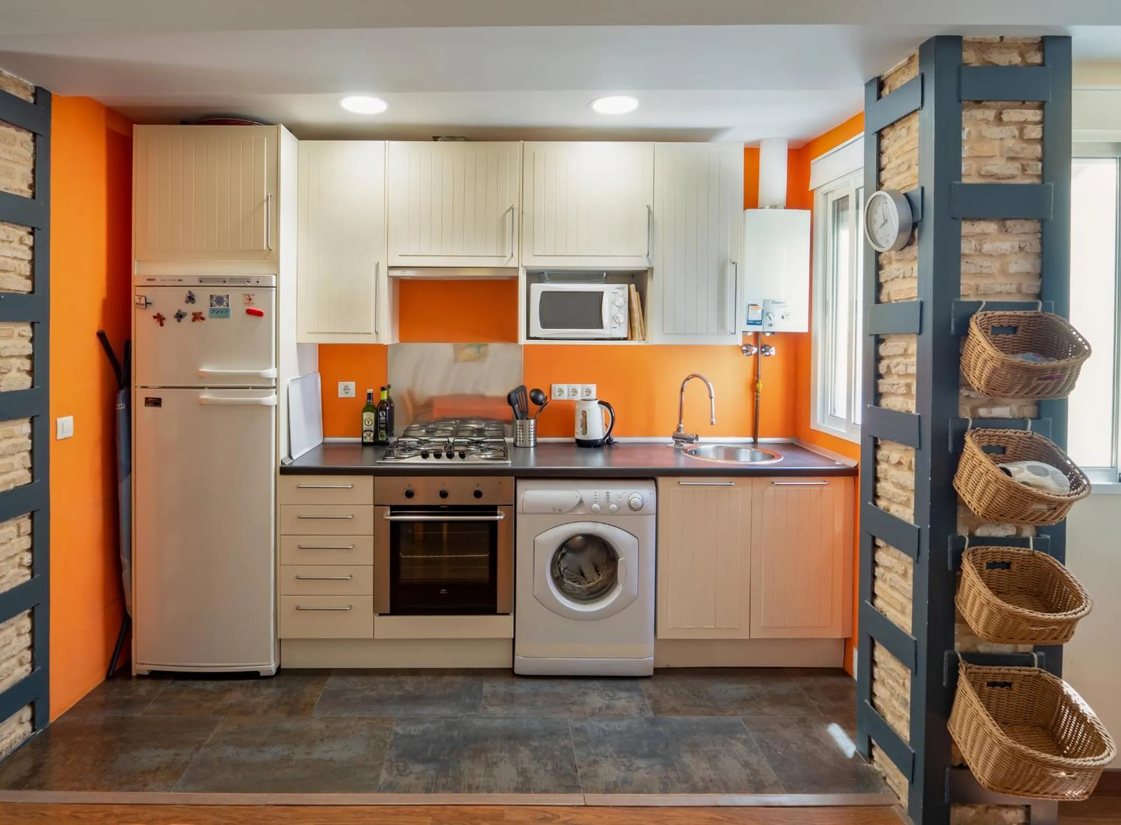 Kitchen or kitchenette in San Felipe Sevilla Urban Apartment
