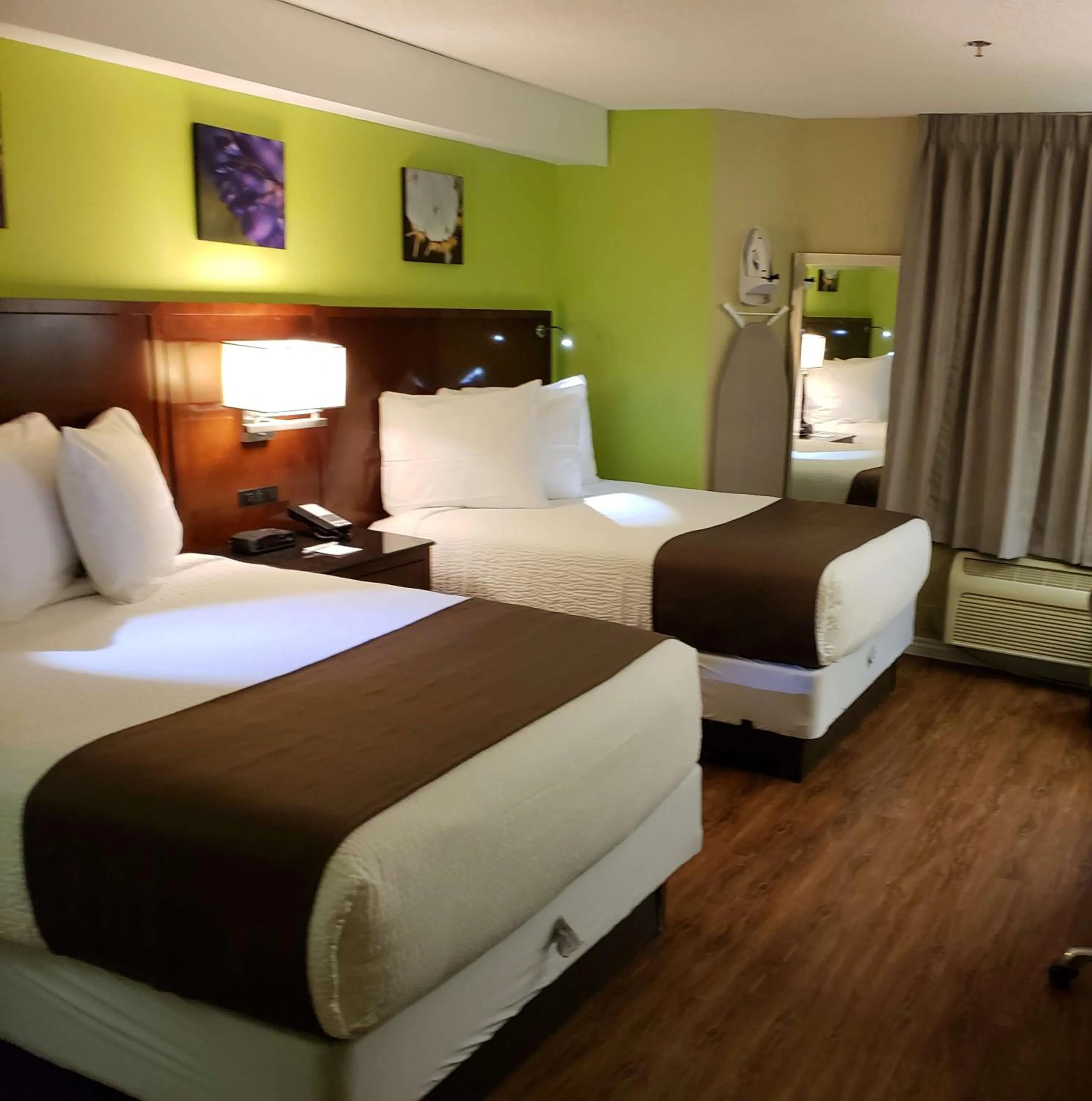 Other, Bed in Denver North Hotel