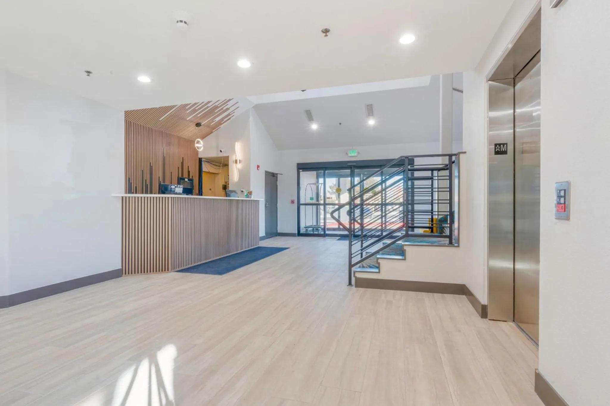 Lobby or reception in Days Inn by Wyndham Thornton