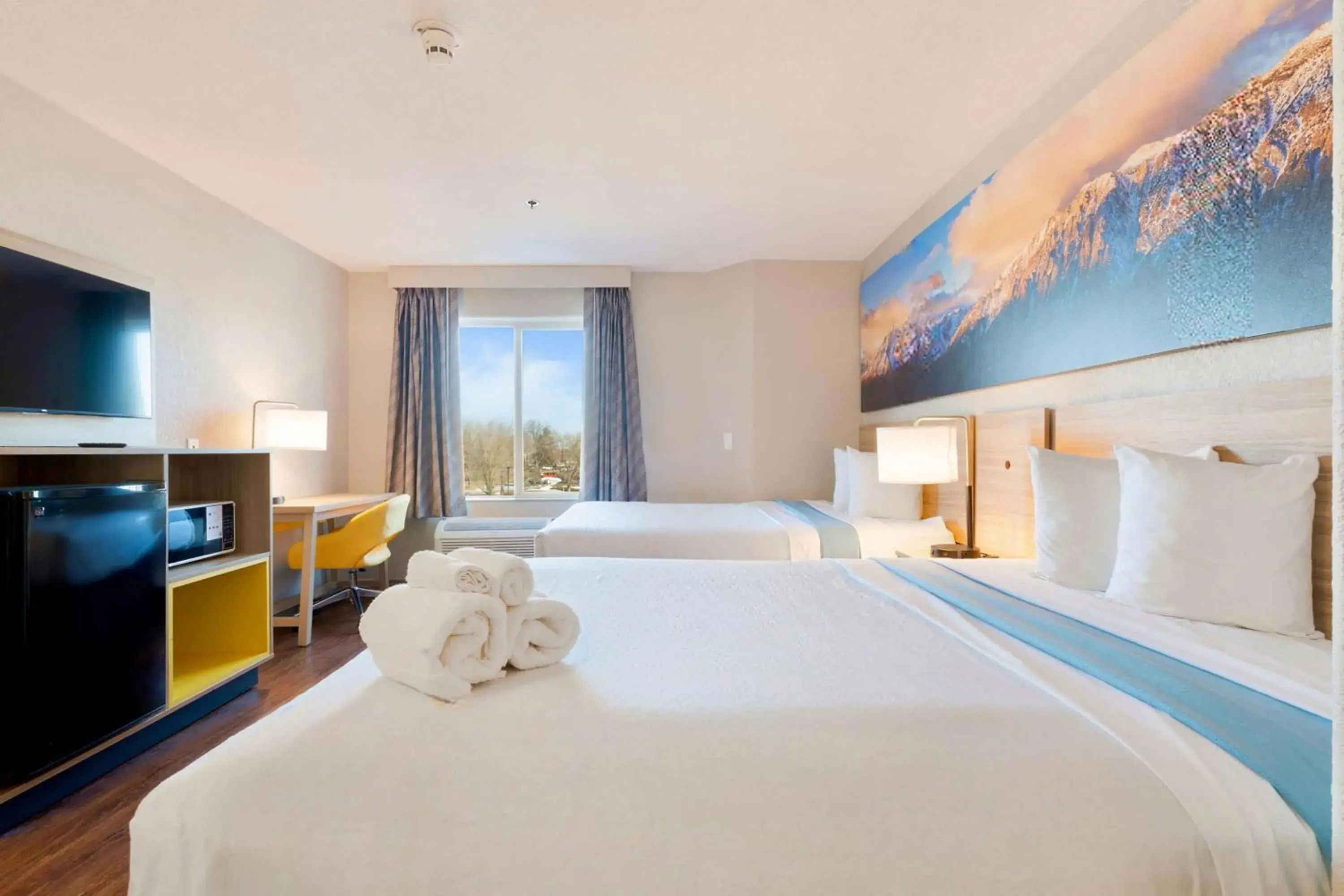 Photo of the whole room, Bed in Days Inn by Wyndham Thornton Photo of the whole room, Bed in Days Inn by Wyndham Thornton