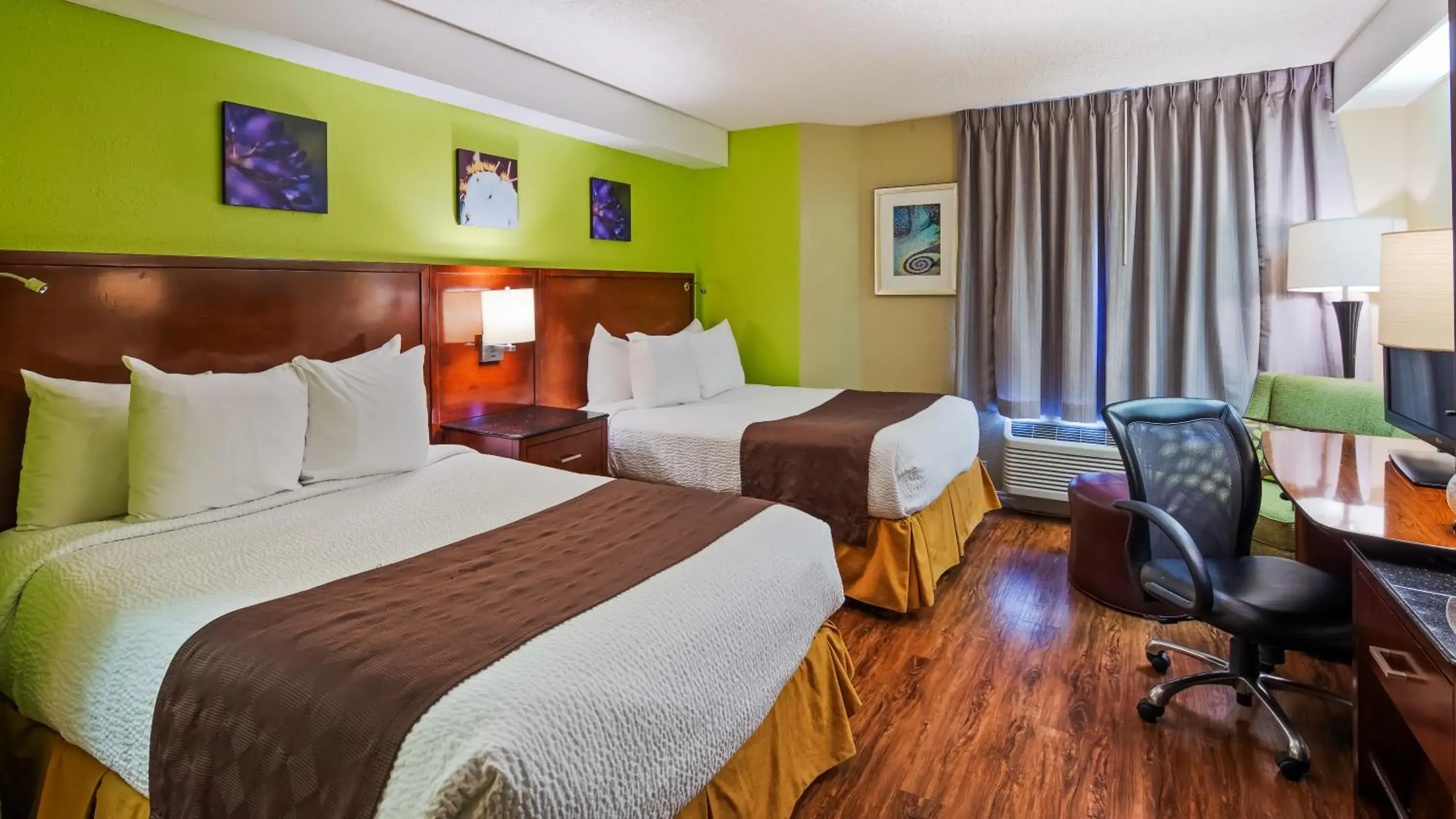Bedroom, Bed in SureStay Plus by Best Western Thornton Denver North