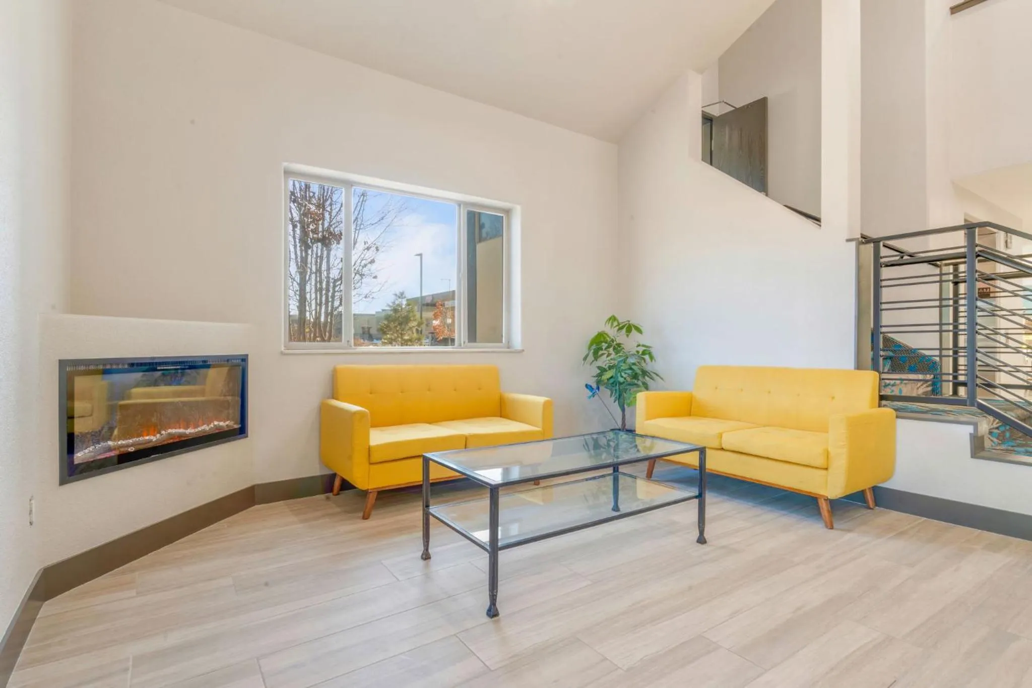 Seating area in Days Inn by Wyndham Thornton