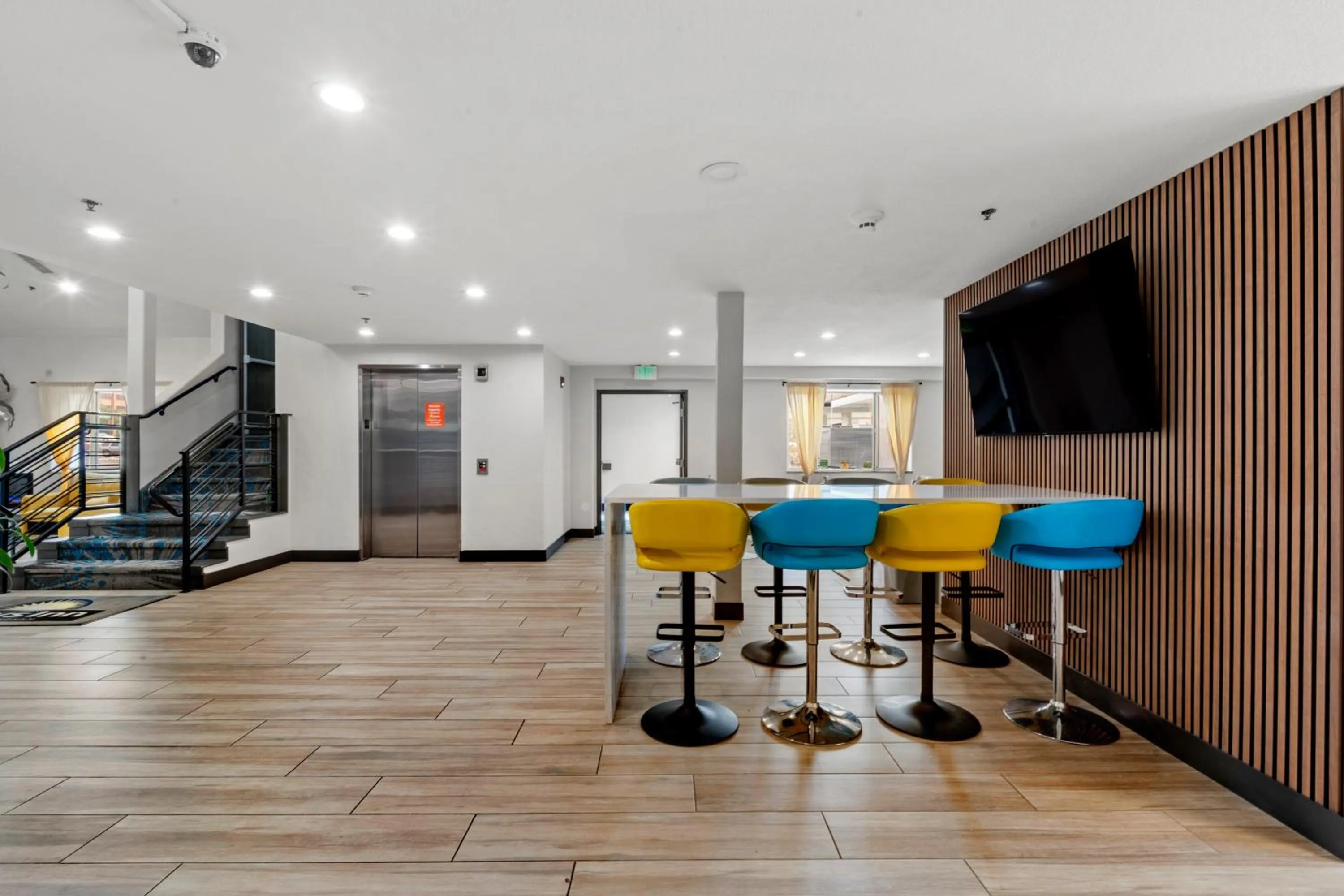 Seating area in Days Inn by Wyndham Thornton