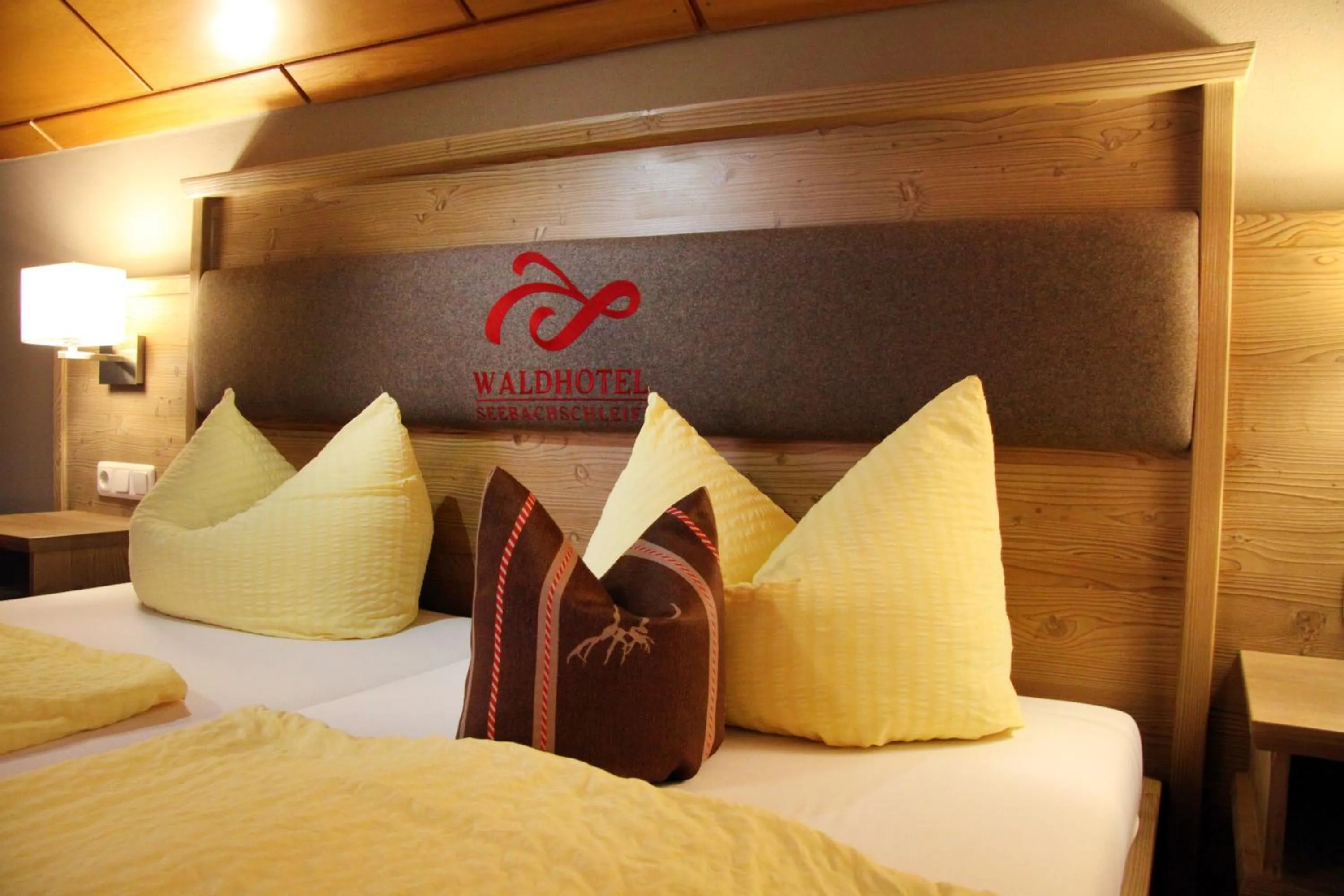 Bed in Waldhotel Seebachschleife