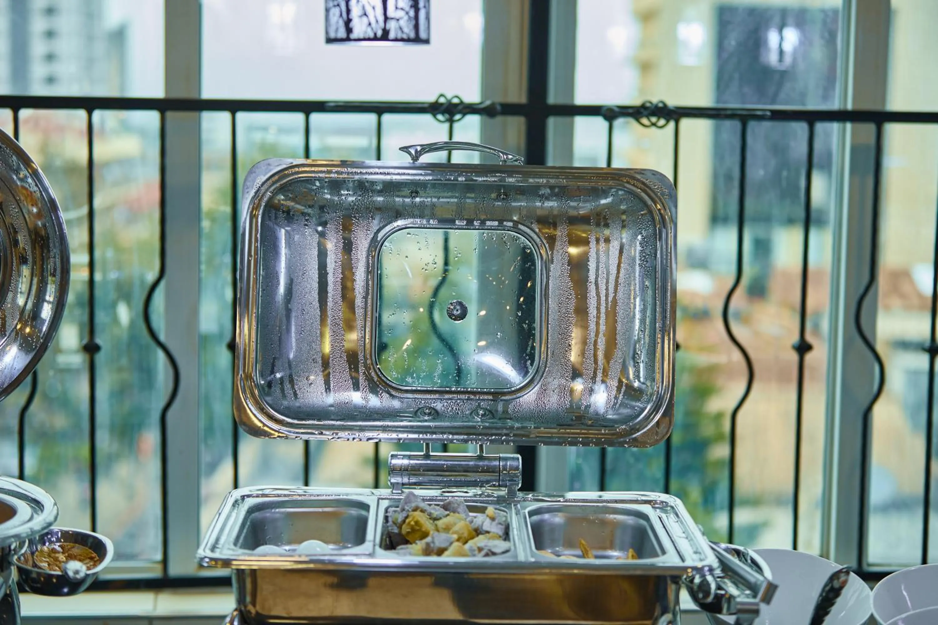 Food and drinks in seven skies hotel