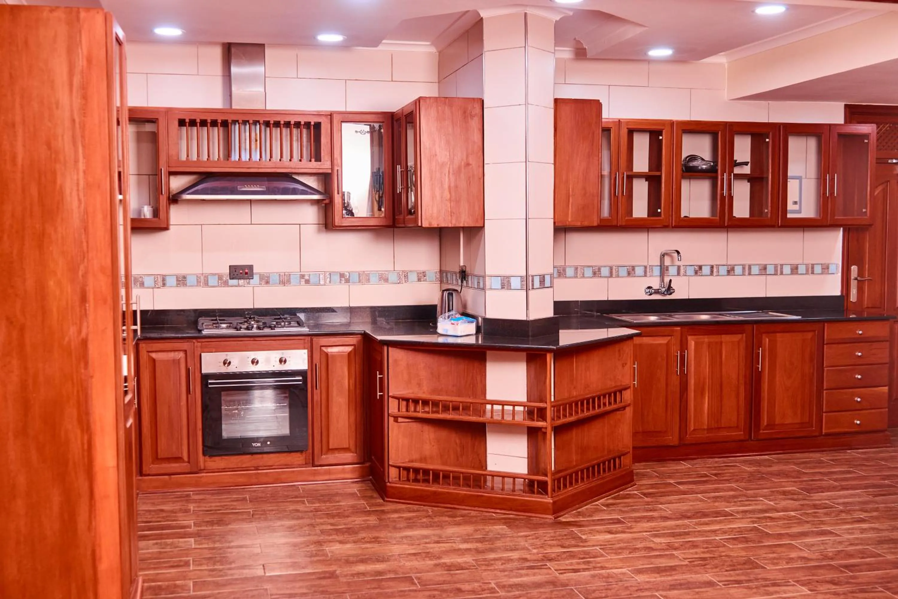 Kitchen or kitchenette in seven skies hotel