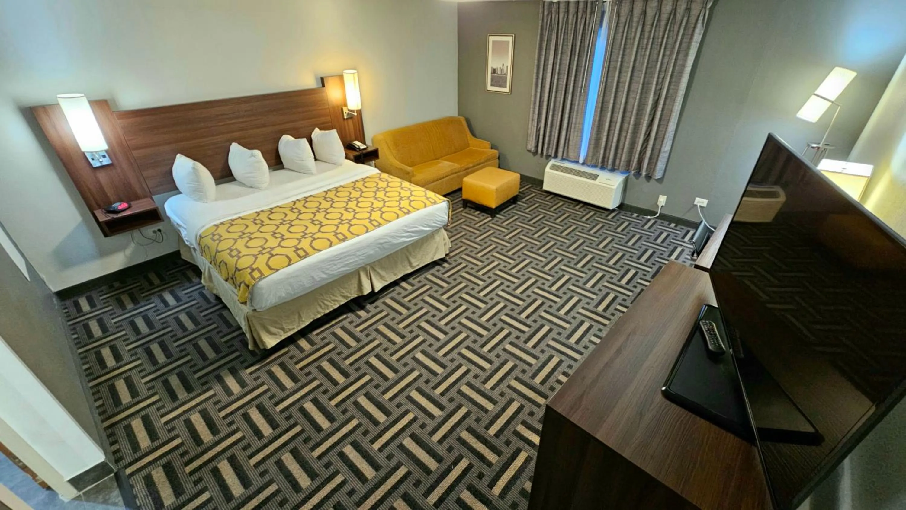 View (from property/room), Bed in Baymont by Wyndham Chicago/Calumet City