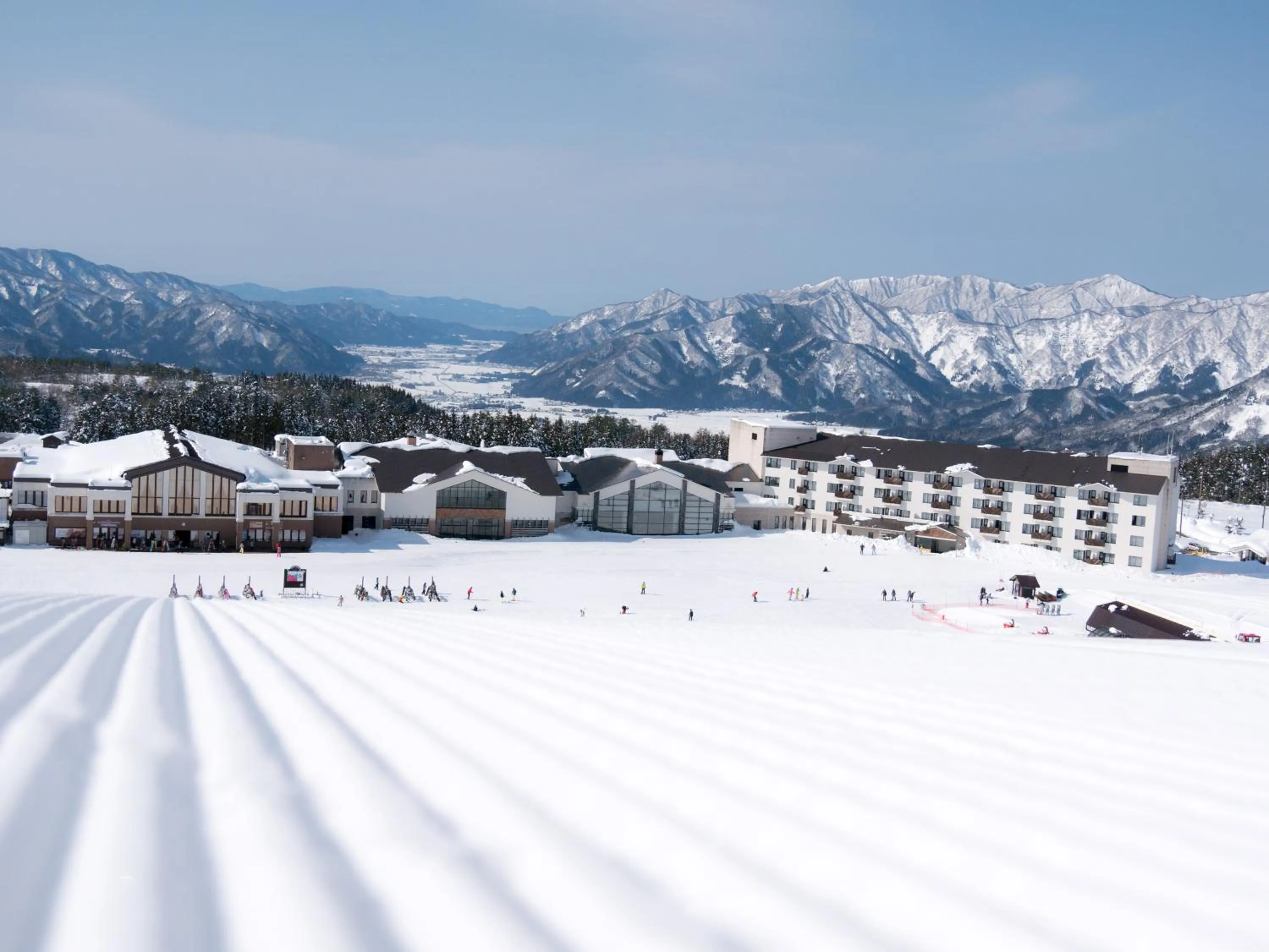 Skiing in Hotel Harvest Skijam Katsuyama