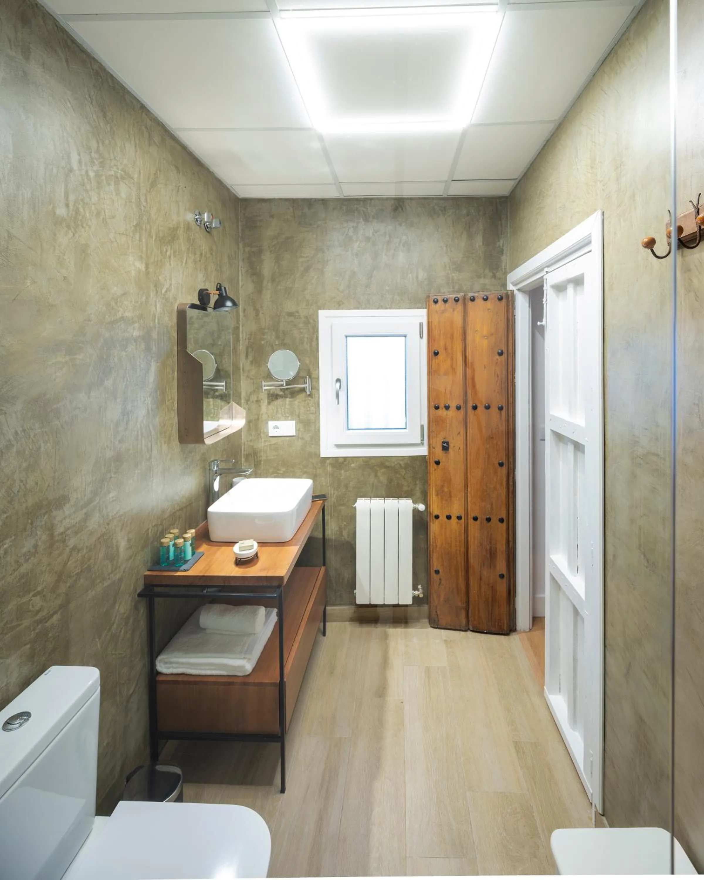 Bathroom in PETRONILA 1881