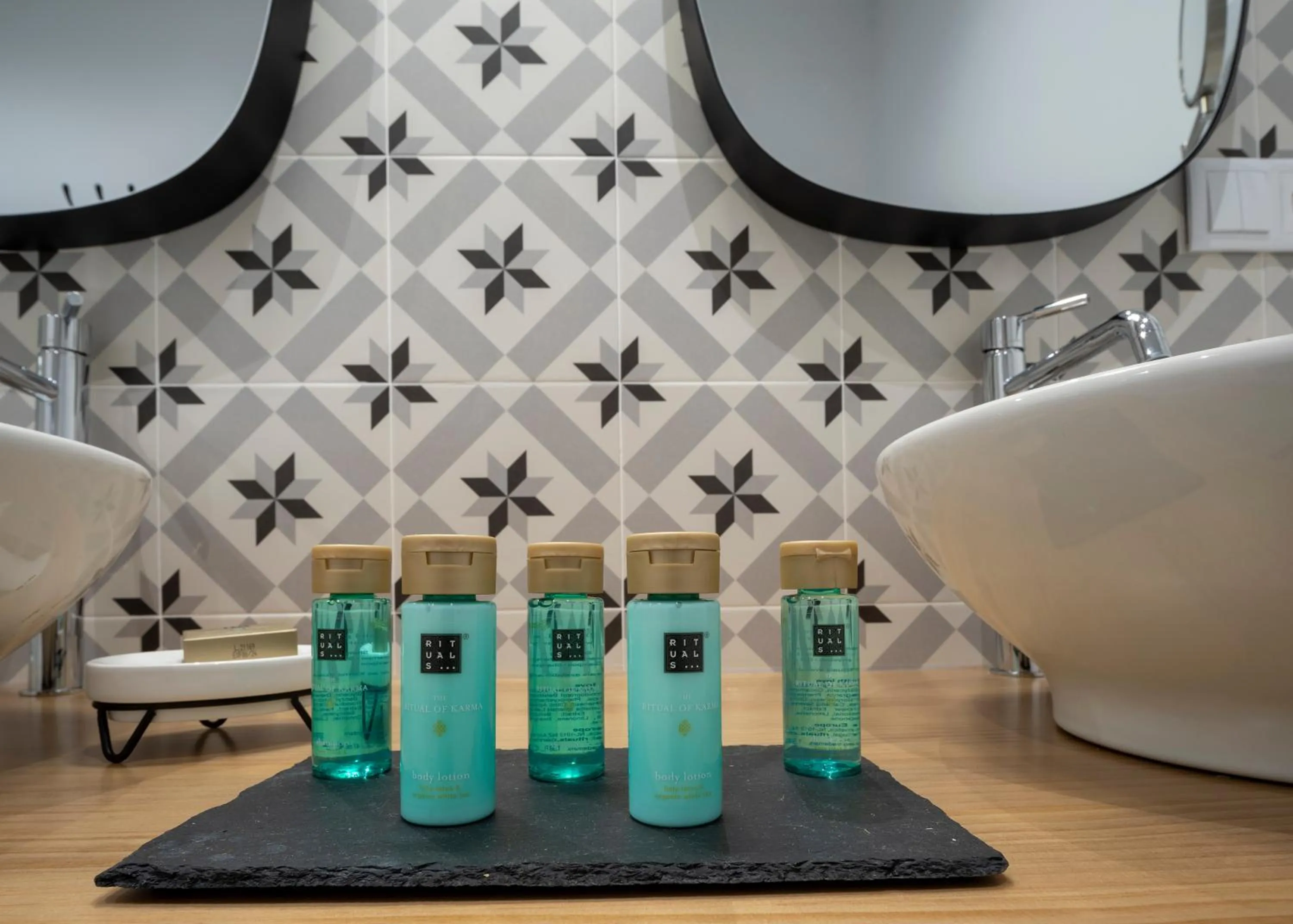 Bathroom in PETRONILA 1881