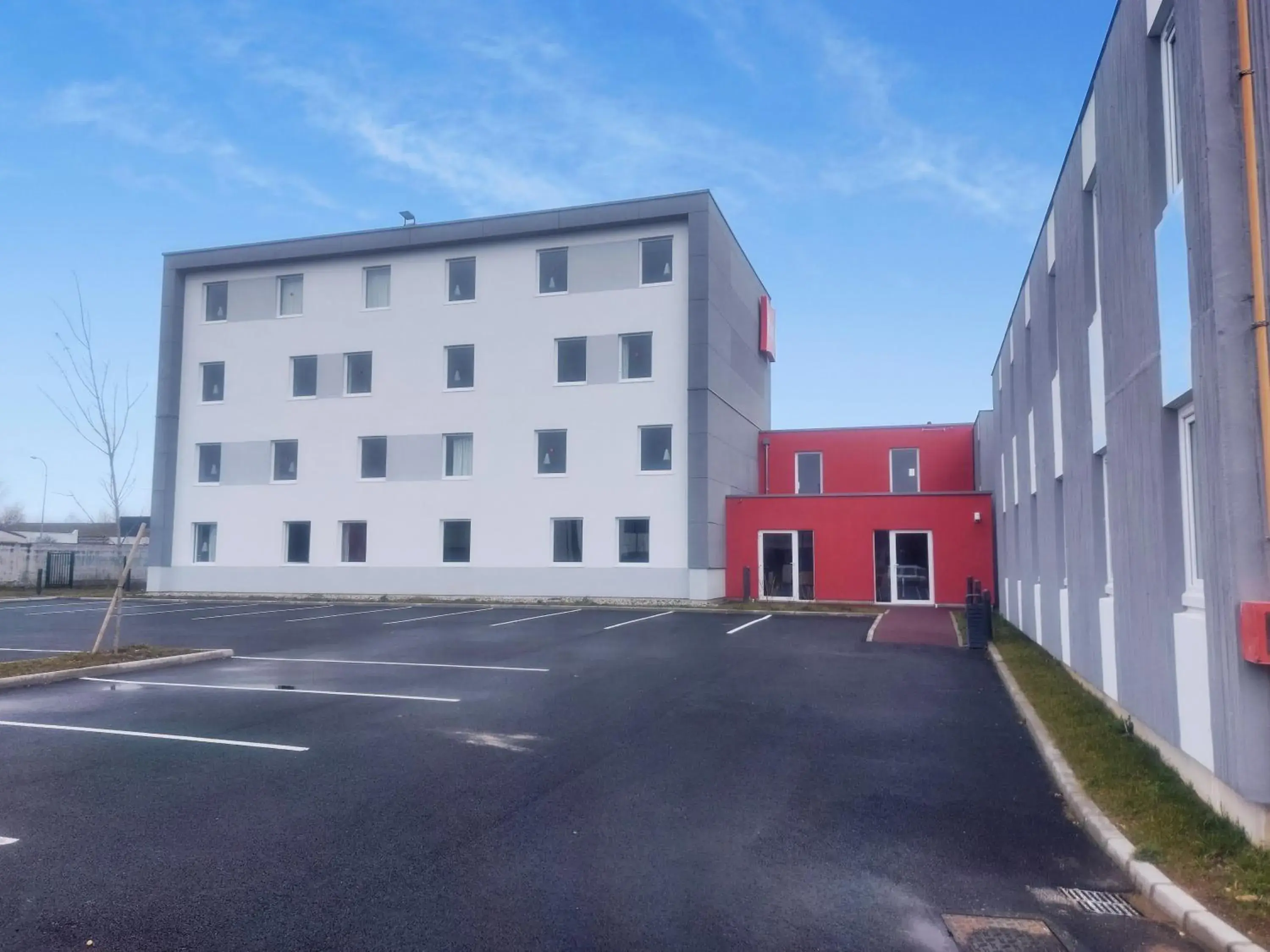 Property building in ibis Moulins Property building in ibis Moulins