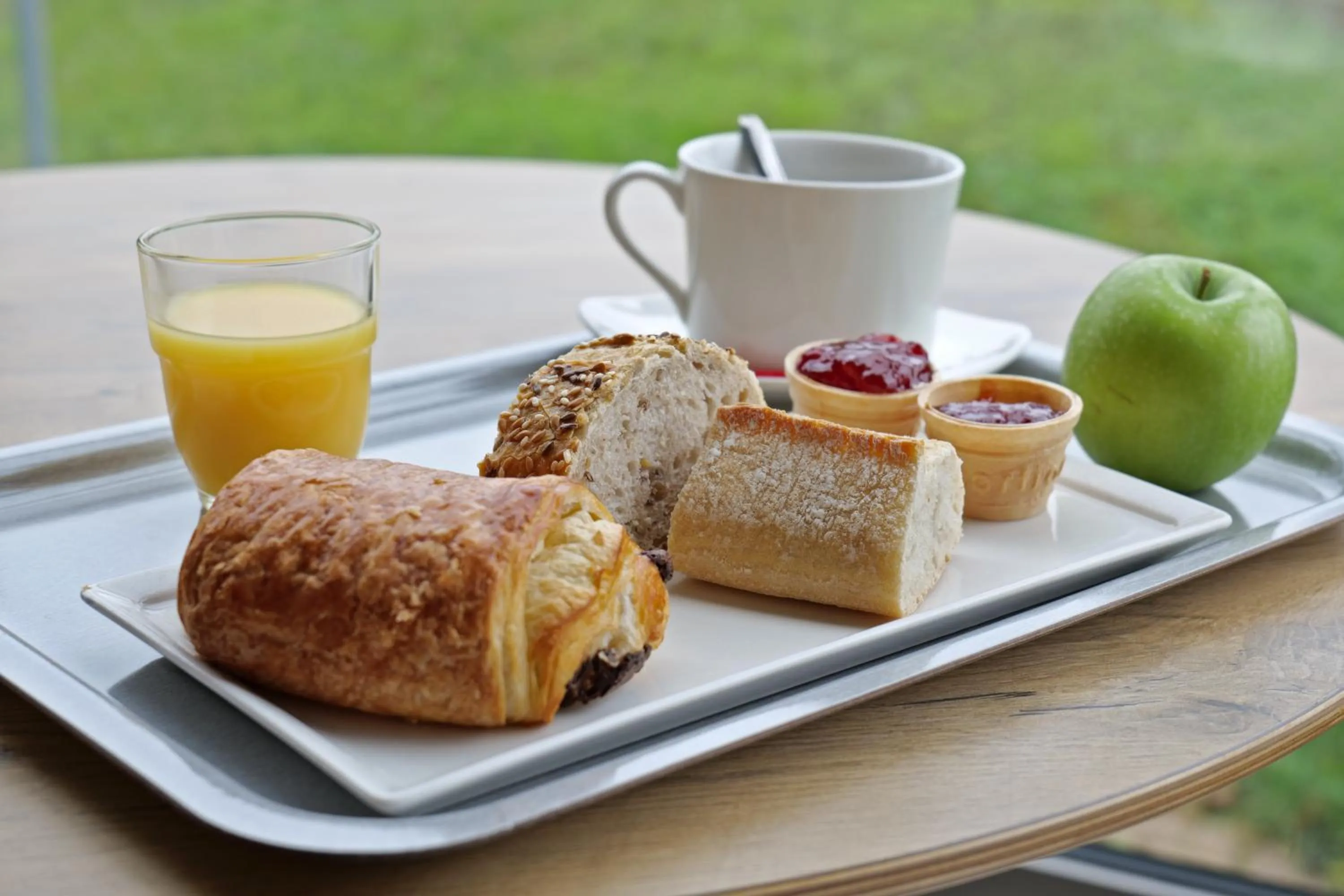 Buffet breakfast in ibis Moulins