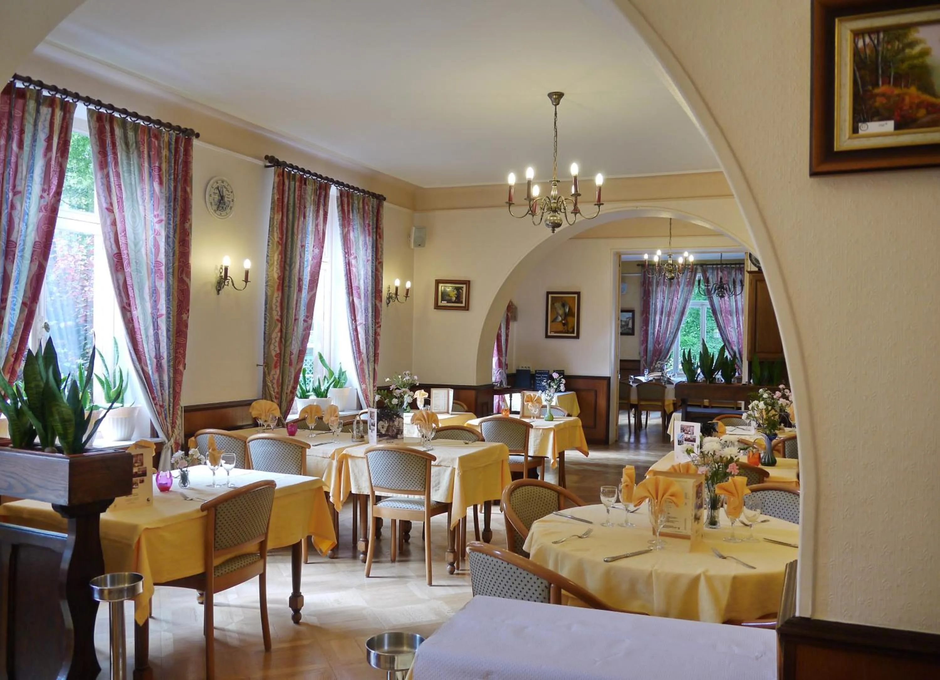 Restaurant/places to eat in Logis Hotel Restaurant Remotel