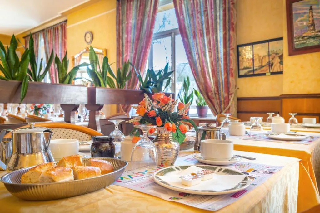 Continental breakfast in Logis Hotel Restaurant Remotel
