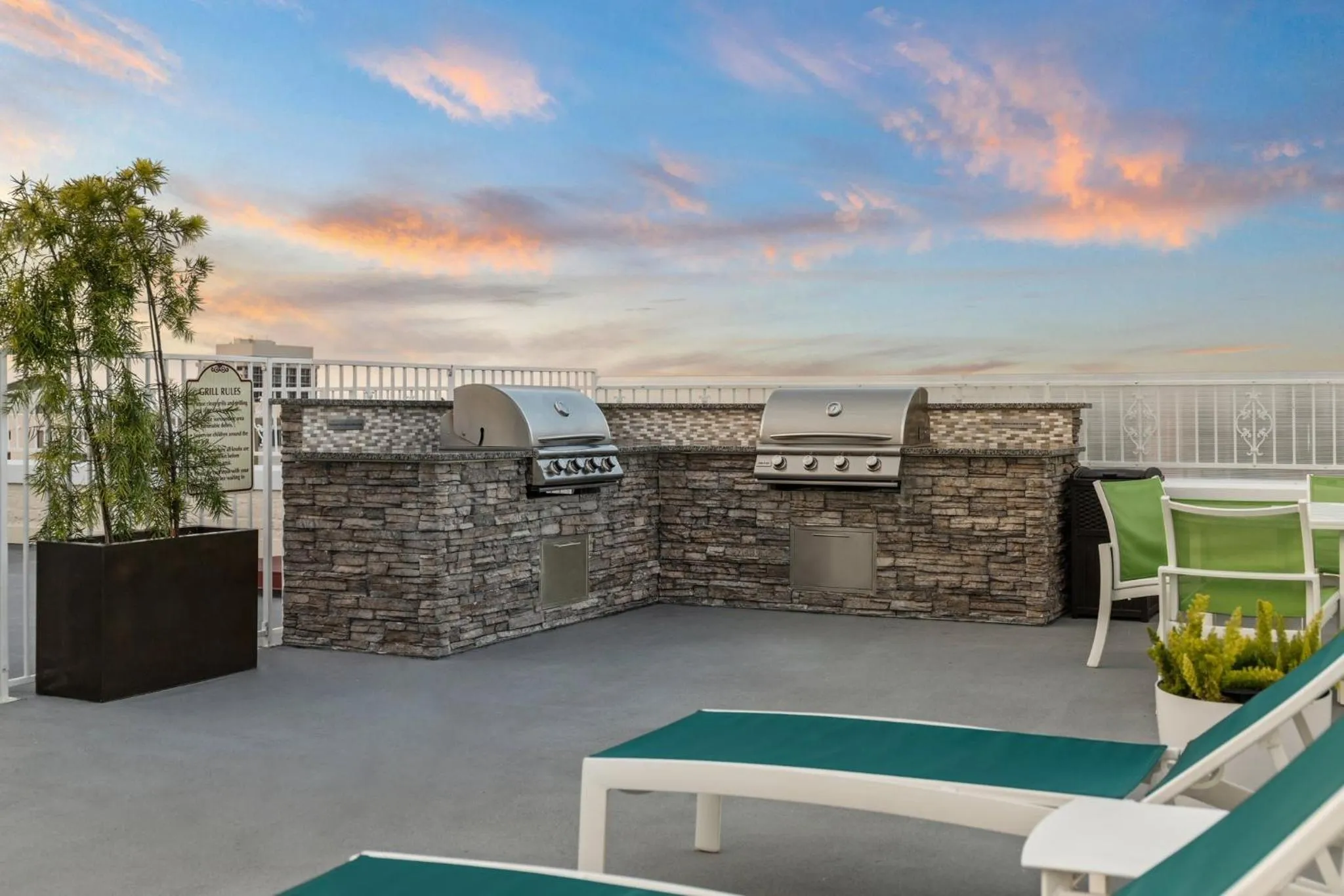 BBQ facilities in Inn at the Park