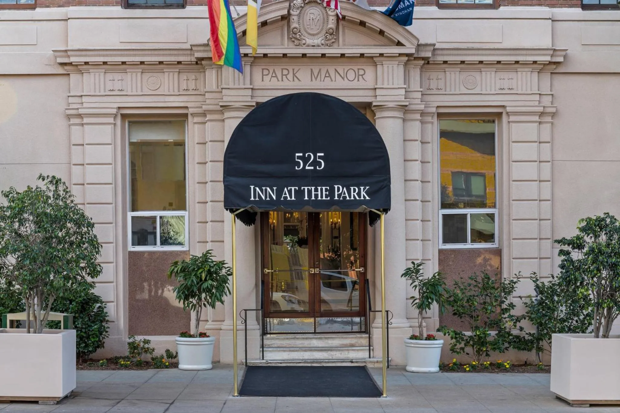 Facade/entrance in Inn at the Park
