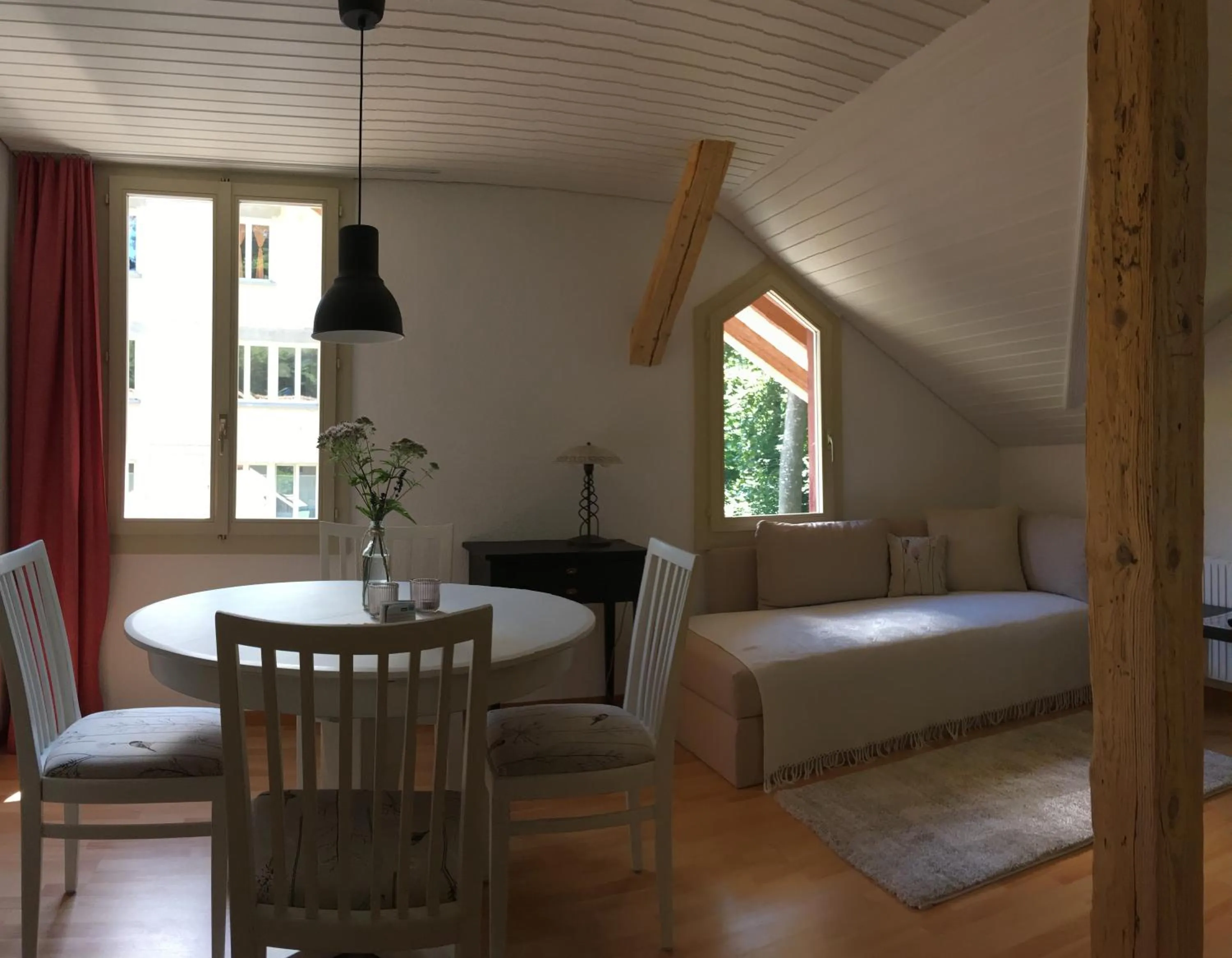 Living room, Bed in B3 Apartment