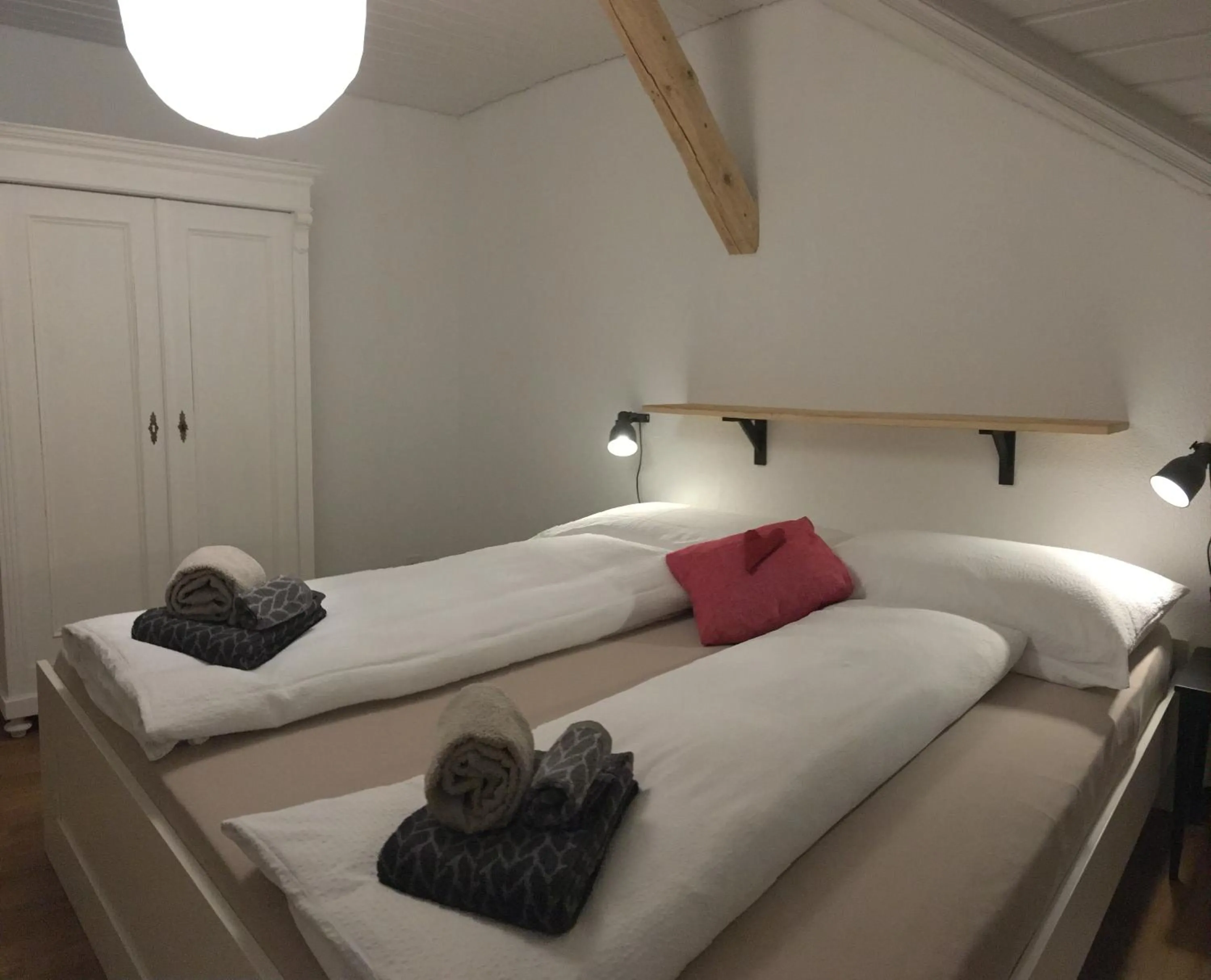 Bedroom, Bed in B3 Apartment