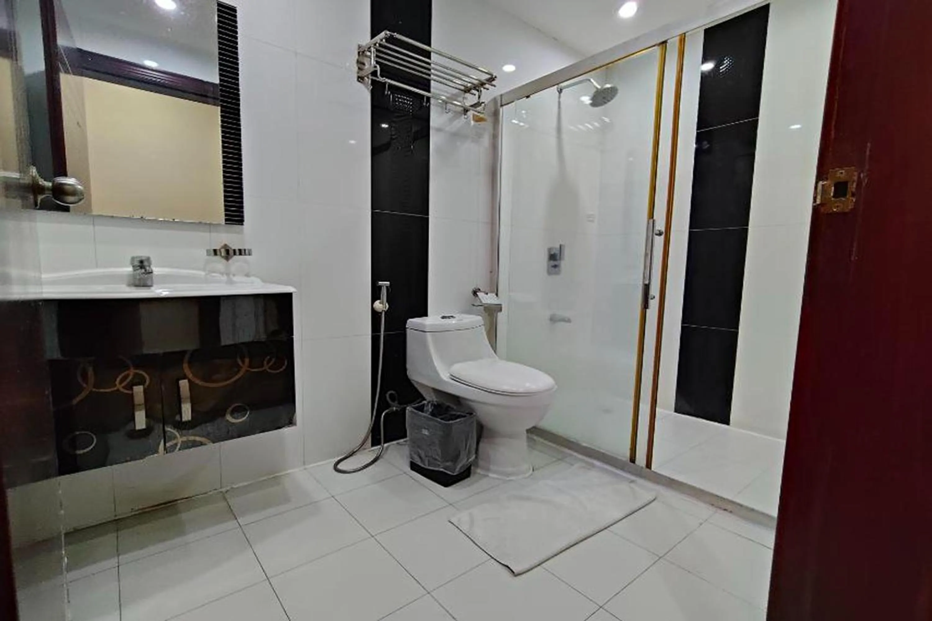 Bathroom in Manila Crown Palace Hotel