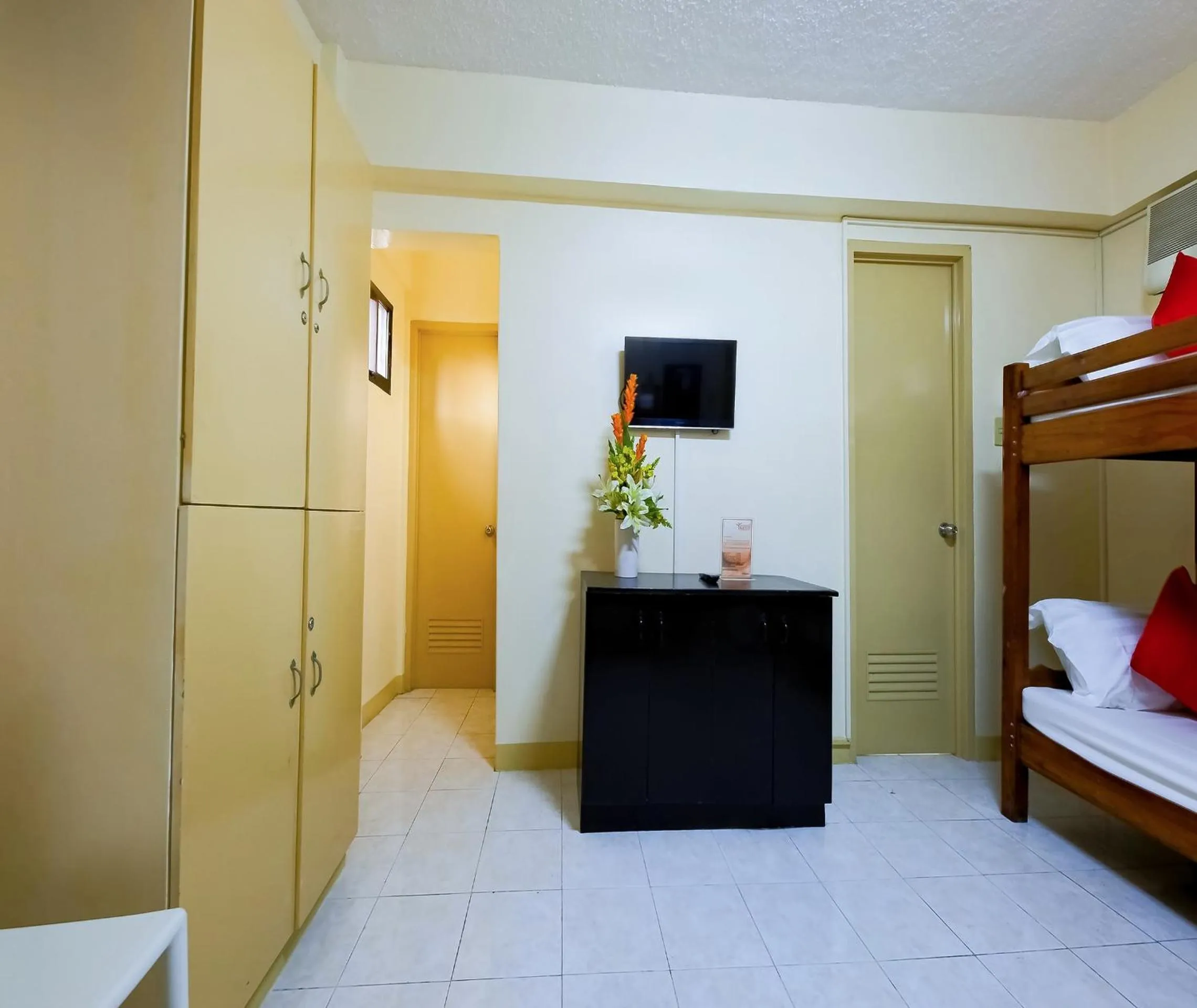 Facade/entrance in OYO 840 Orangenest Apartelle