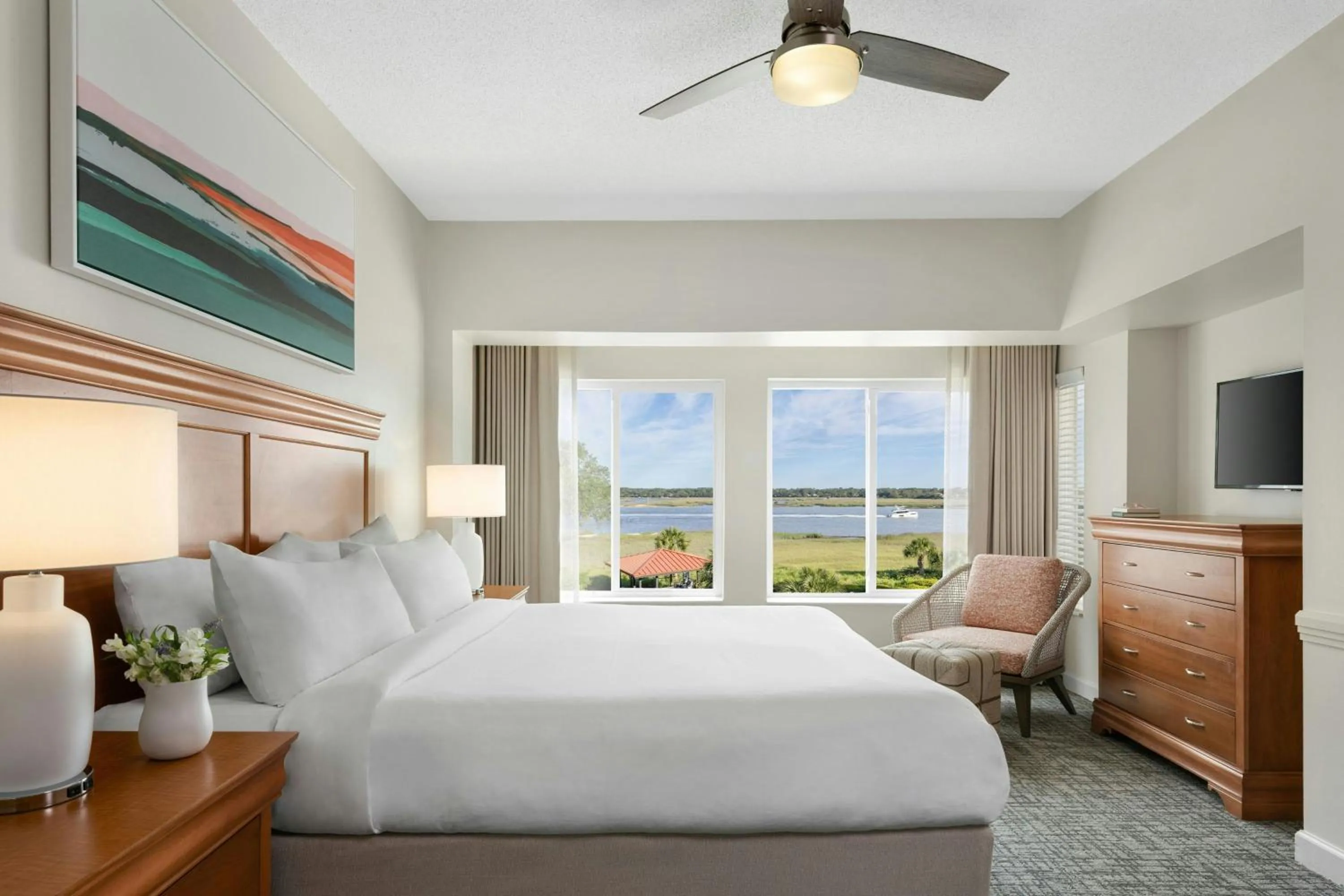 Bedroom, Bed in Marriott's Harbour Point and Sunset Pointe at Shelter Cove