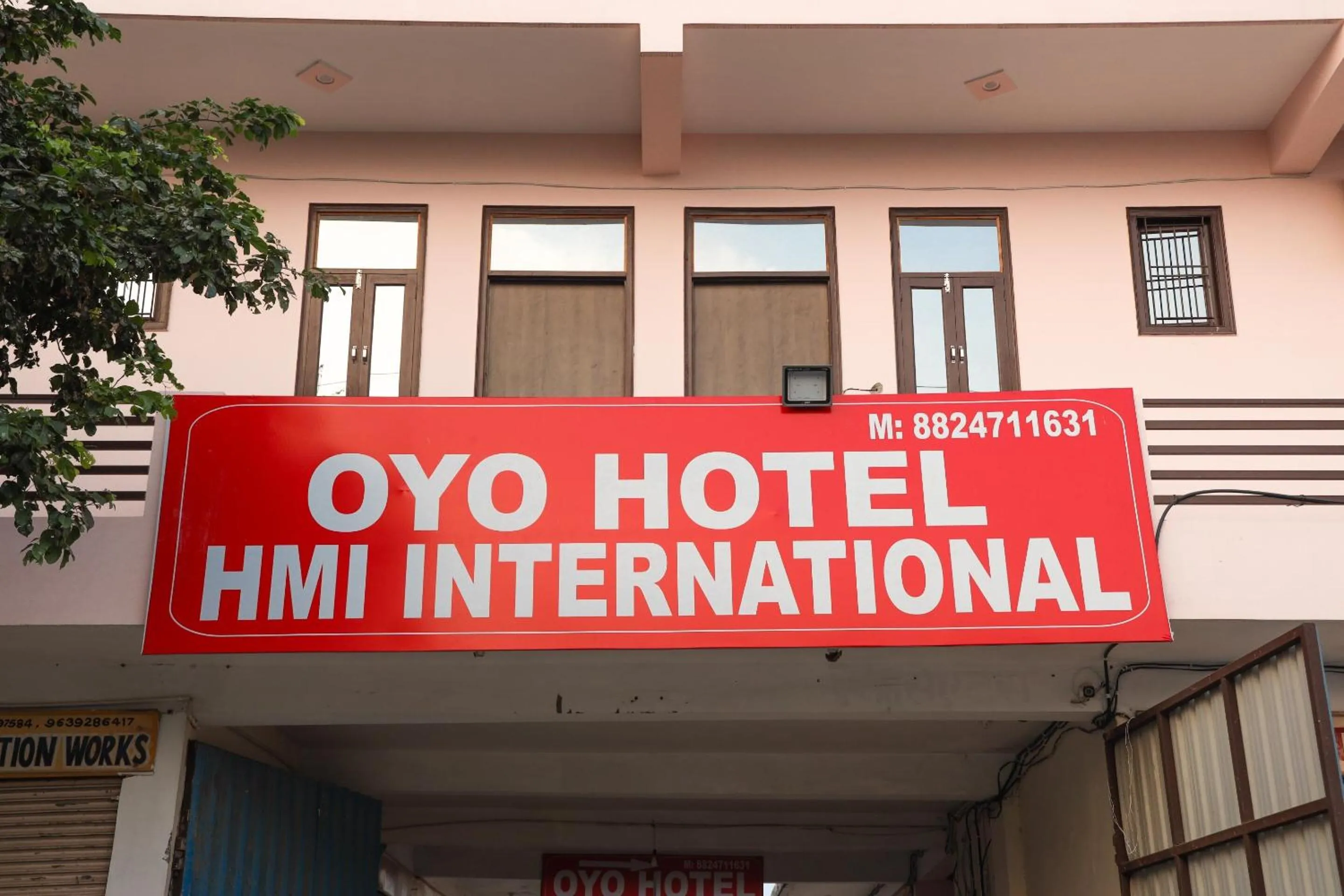 Facade/entrance in Hotel O Hmi International
