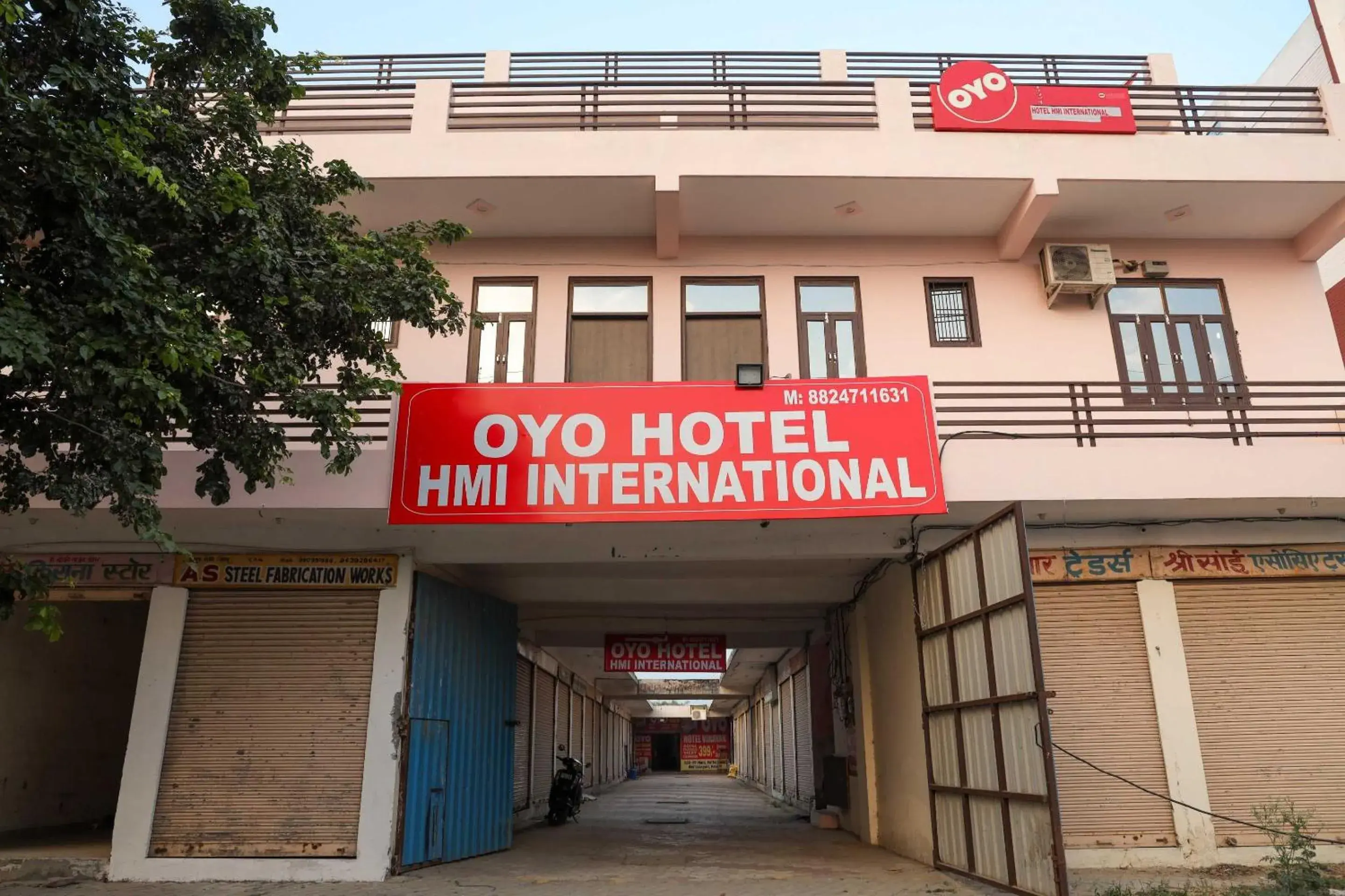 Facade/entrance in Hotel O Hmi International Facade/entrance in Hotel O Hmi International