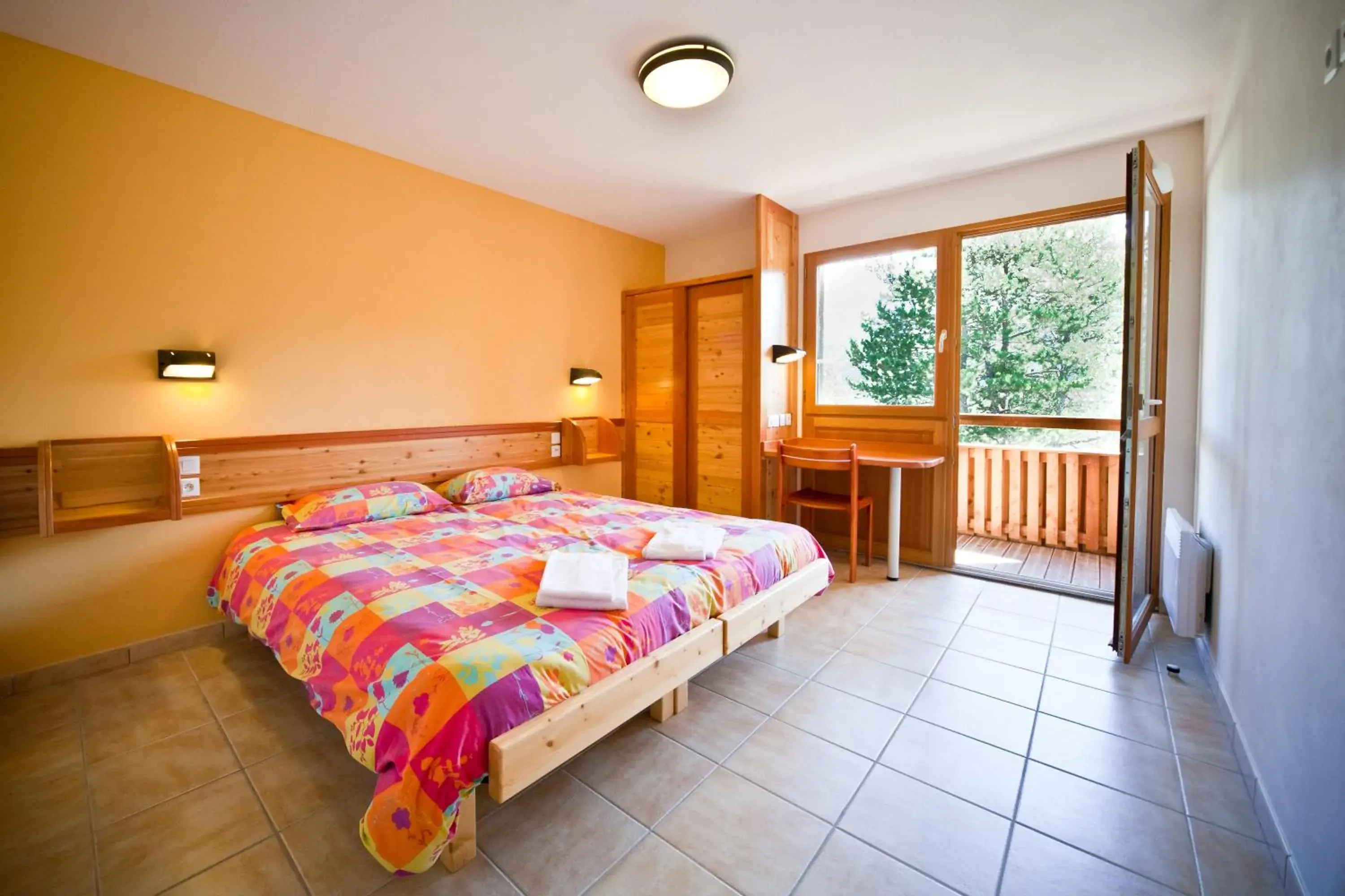 Single Room with Bathroom in Chadenas le village vacances Single Room with Bathroom in Chadenas le village vacances