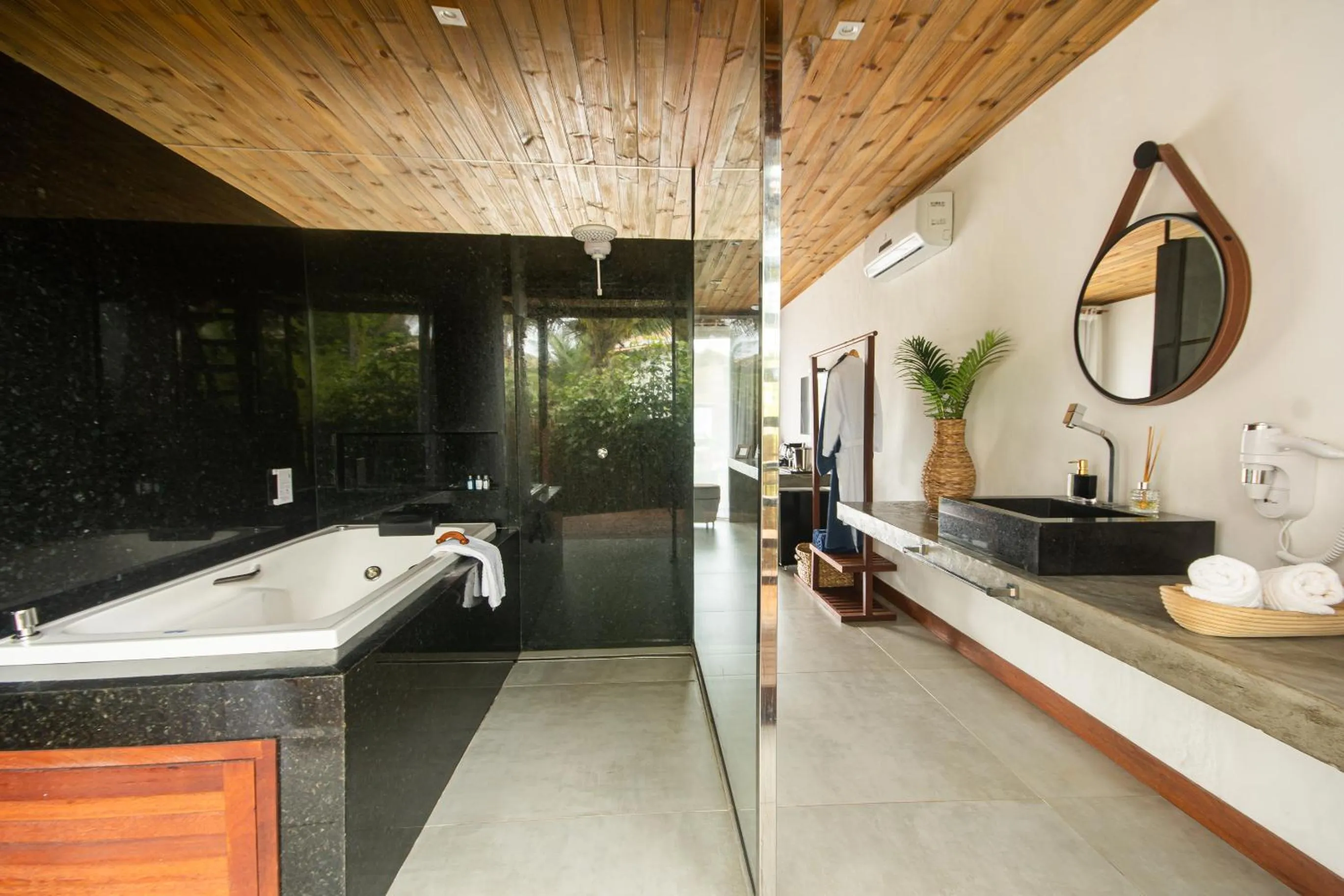 Hot Tub in MAYIM VILLA