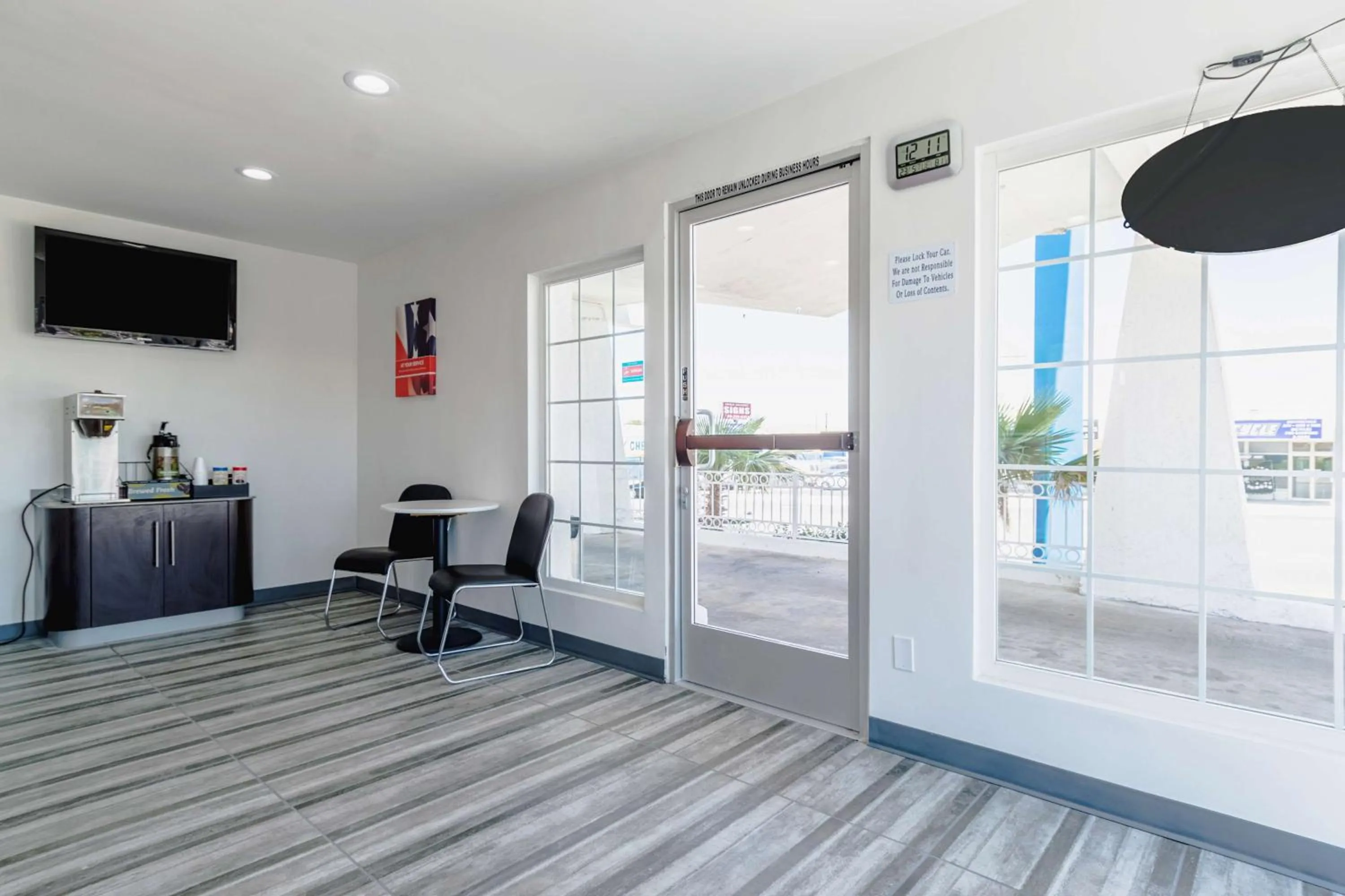 Lobby or reception in Motel 6-Barstow, CA - Route 66