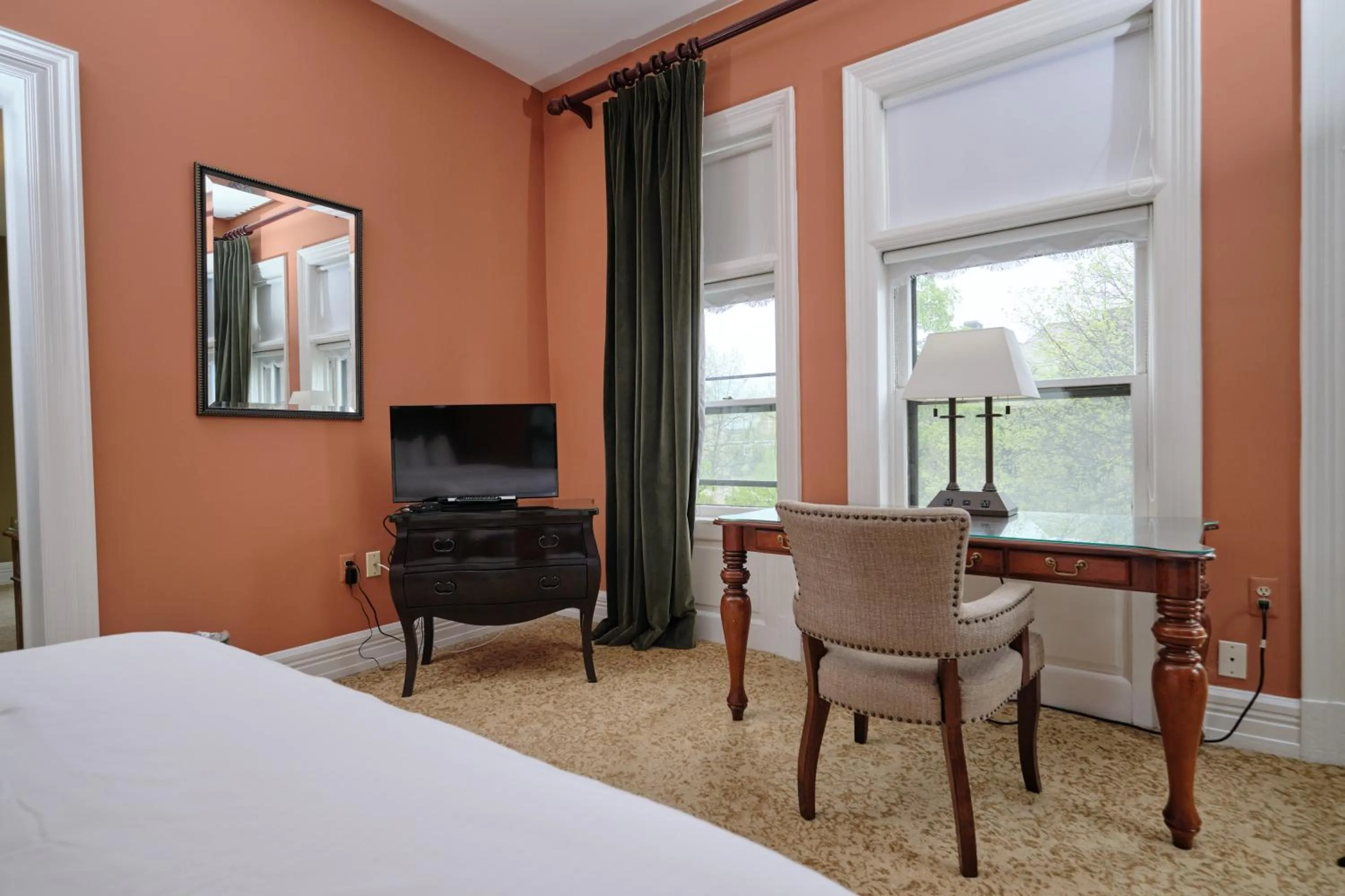 TV and multimedia, Bed in The Inn on Ferry Street