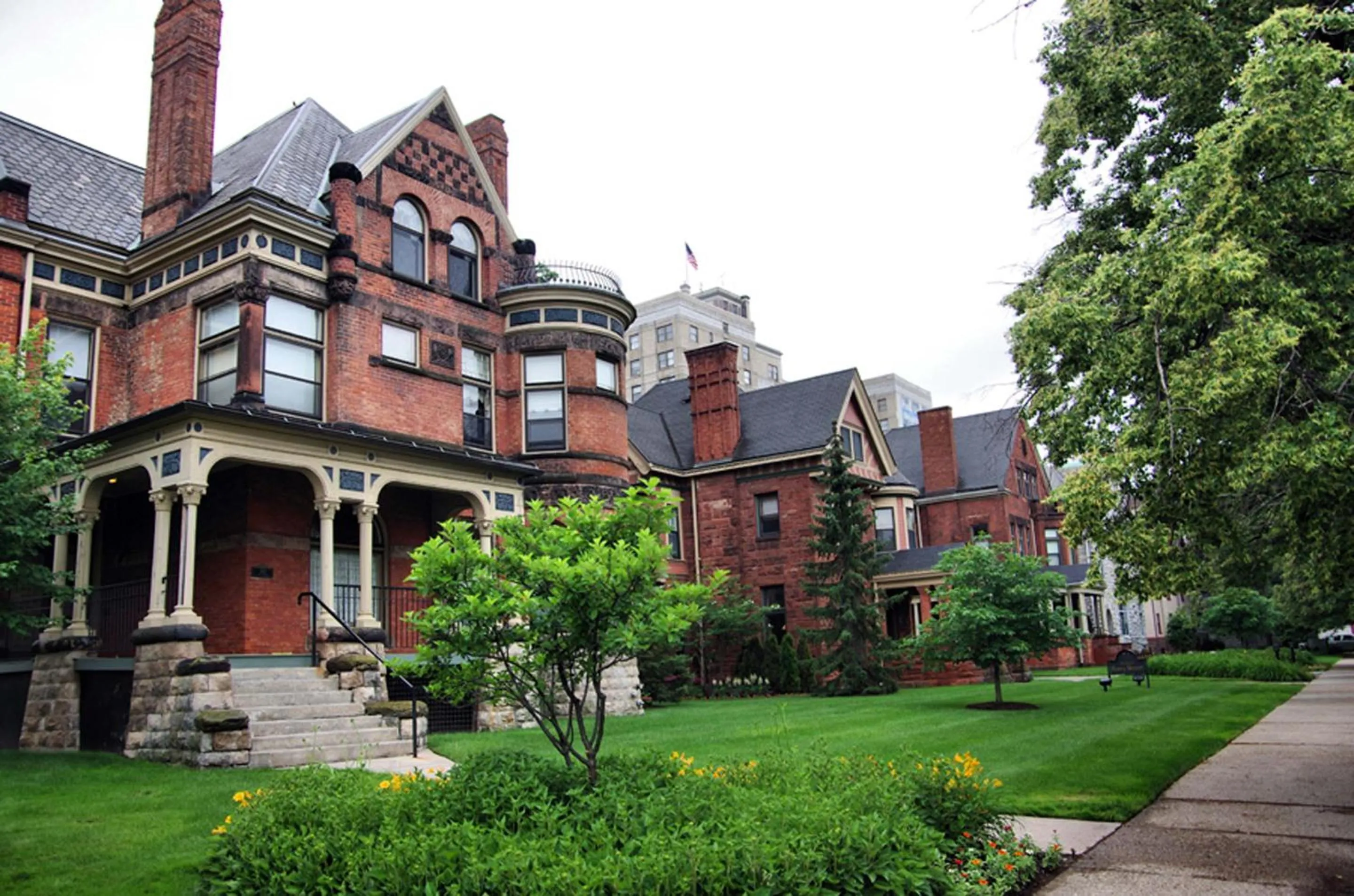 Property building in The Inn on Ferry Street