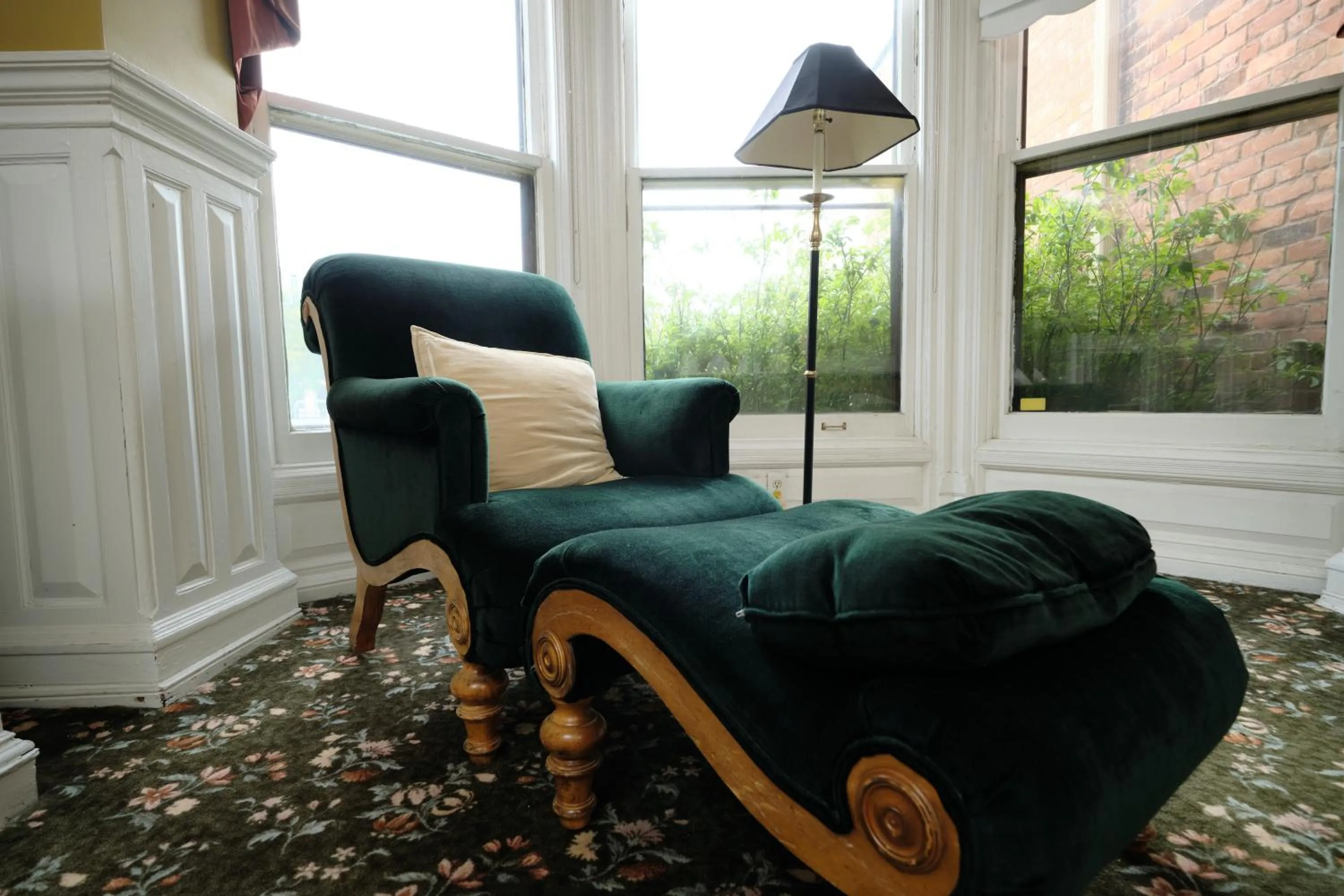 Seating area, Bed in The Inn on Ferry Street