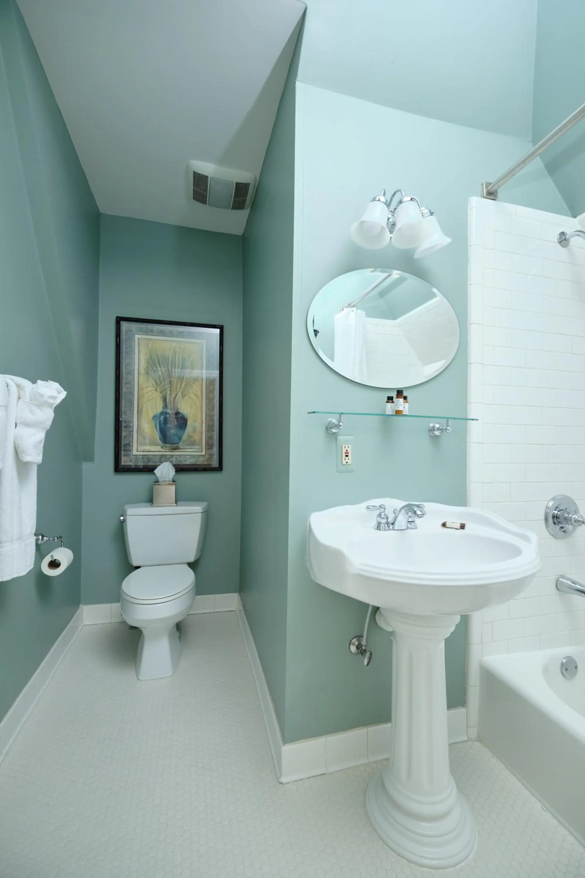 Toilet in The Inn on Ferry Street