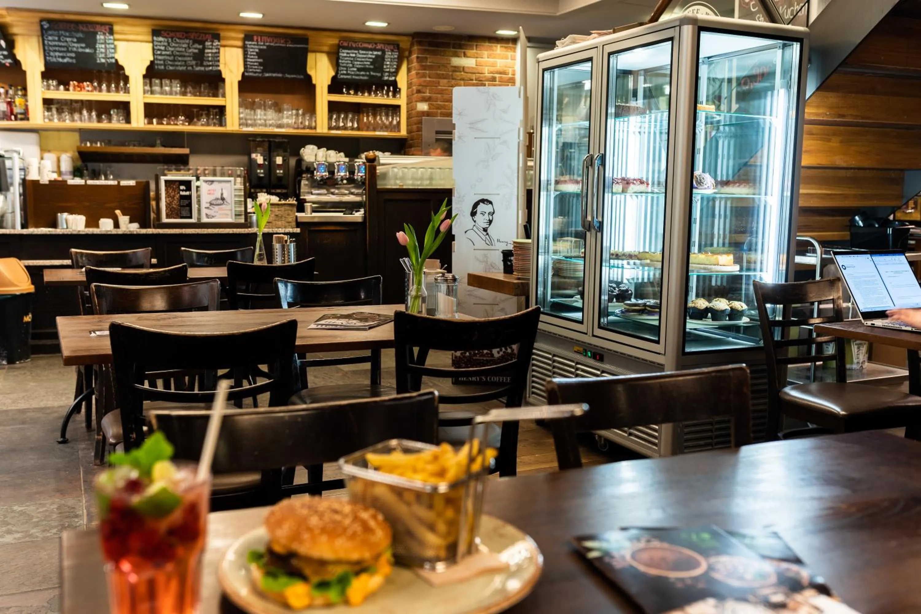 Restaurant/places to eat in Henriettas Sleeping