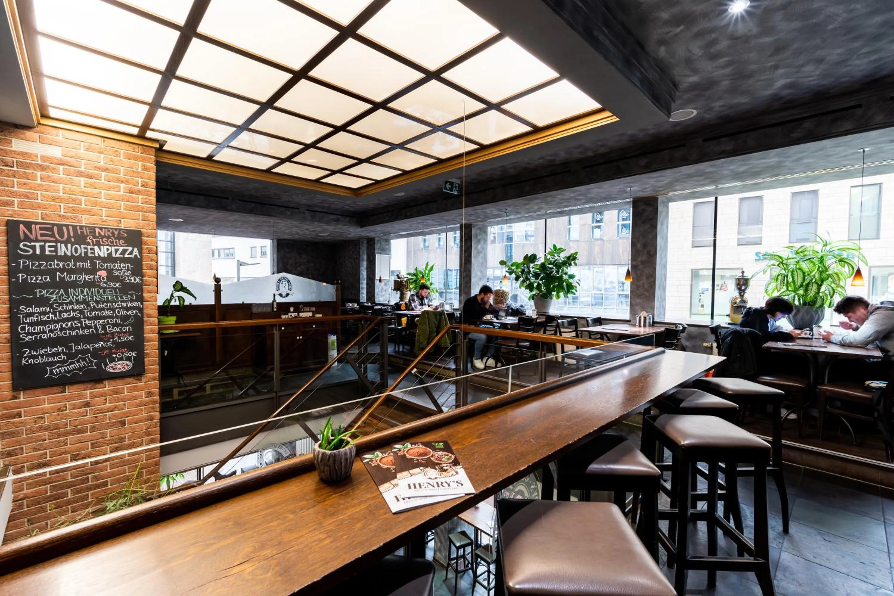 Restaurant/places to eat in Henriettas Sleeping