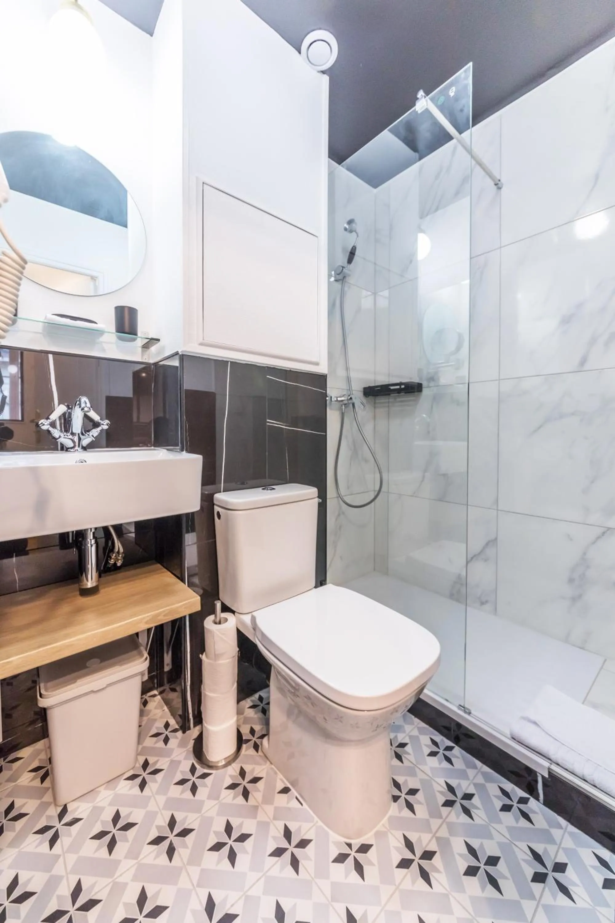 Bathroom in WS Champs-Elysées - Colomb