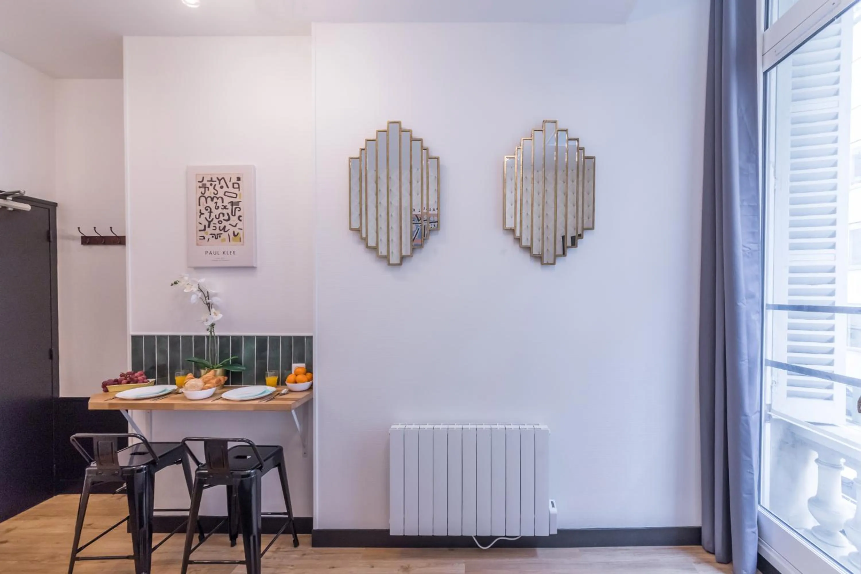 Dining area in WS Champs-Elysées - Colomb