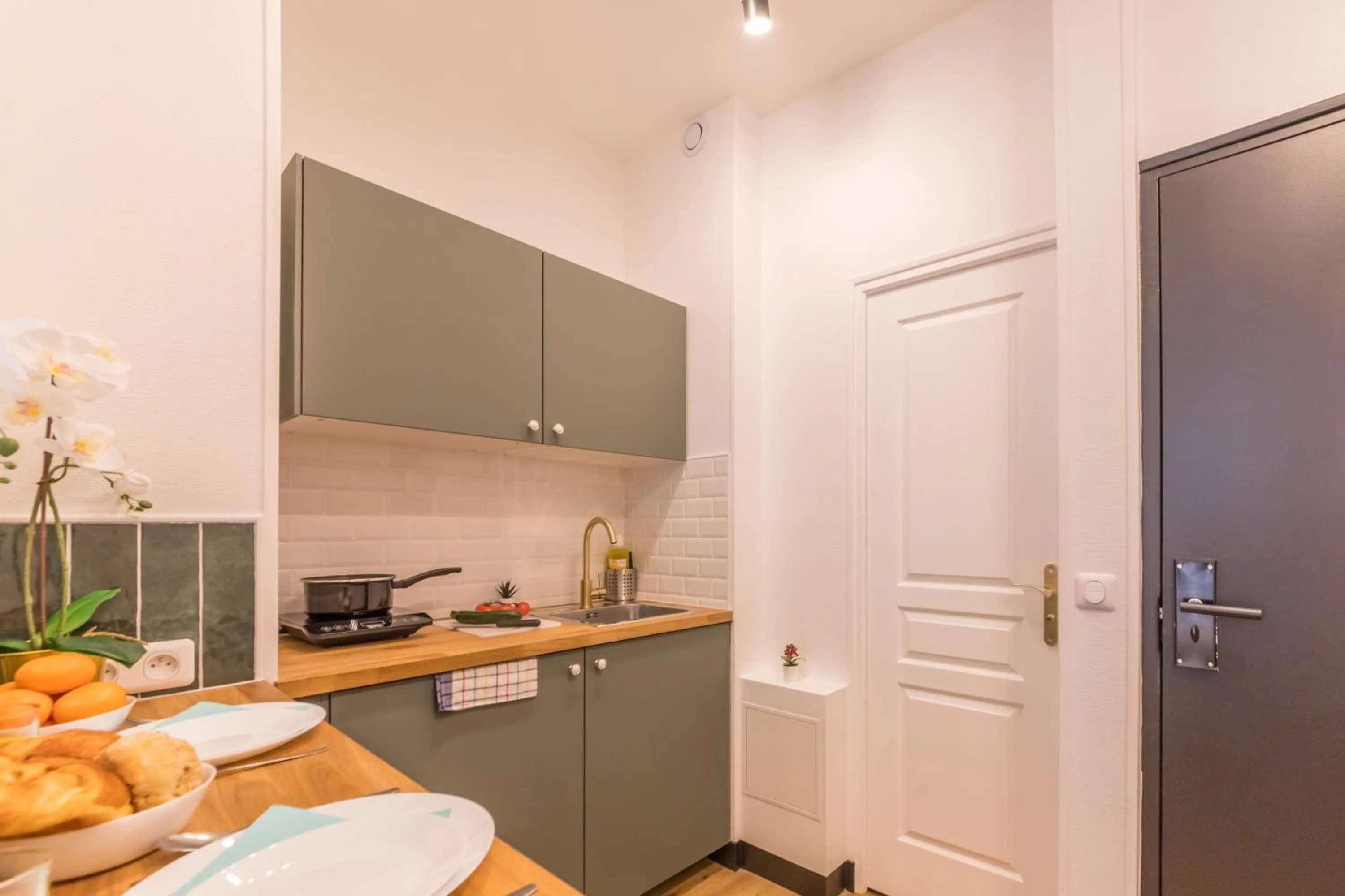 Kitchen or kitchenette in WS Champs-Elysées - Colomb