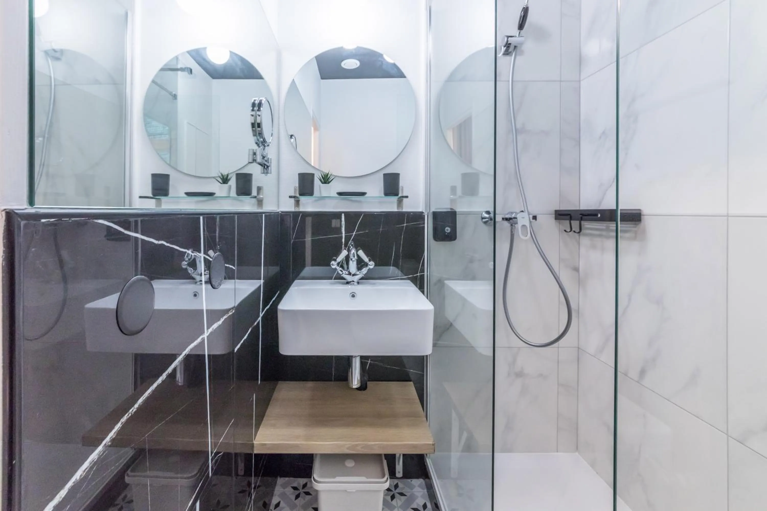 Bathroom in WS Champs-Elysées - Colomb