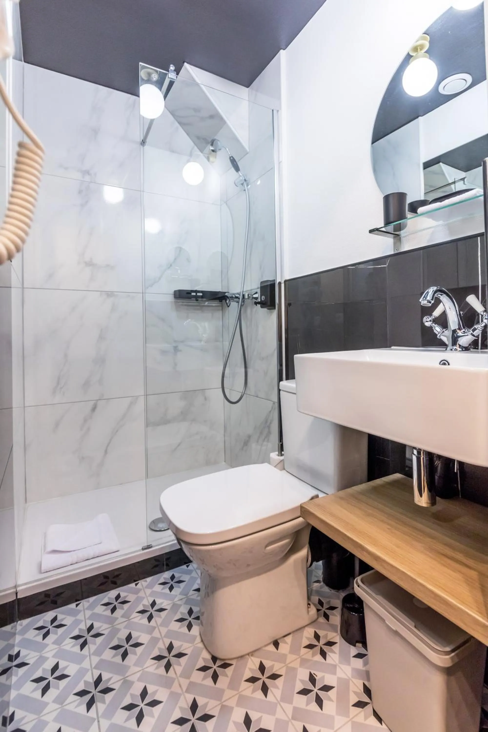 Bathroom in WS Champs-Elysées - Colomb