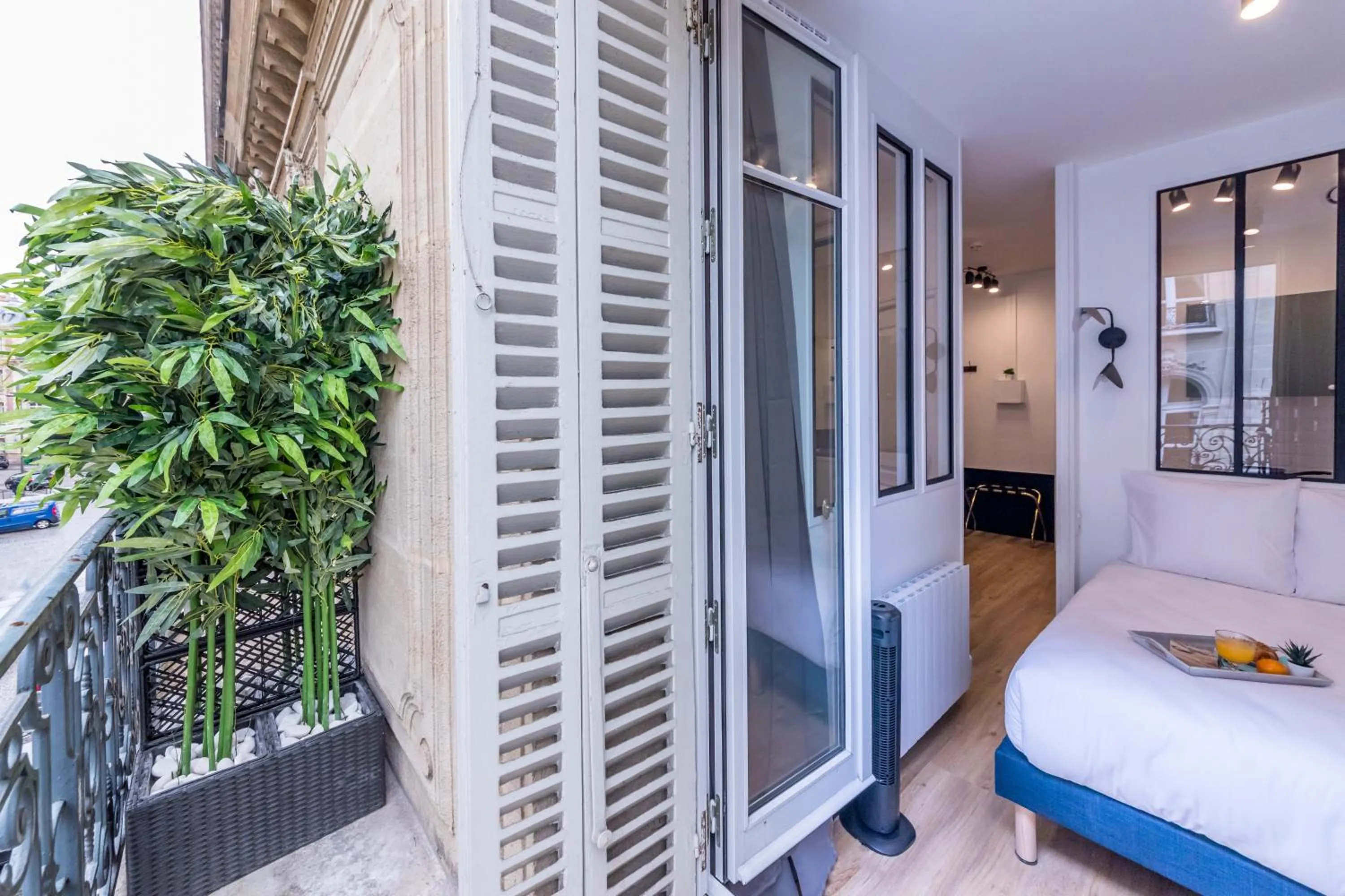 Balcony/Terrace, Bed in WS Champs-Elysées - Colomb